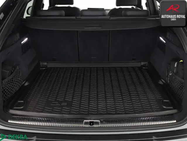 Audi Q5 view 13