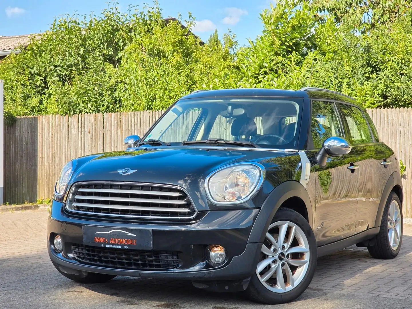 MINI Cooper D Countryman (ALLRADANTRIEB) Schwarz - 1