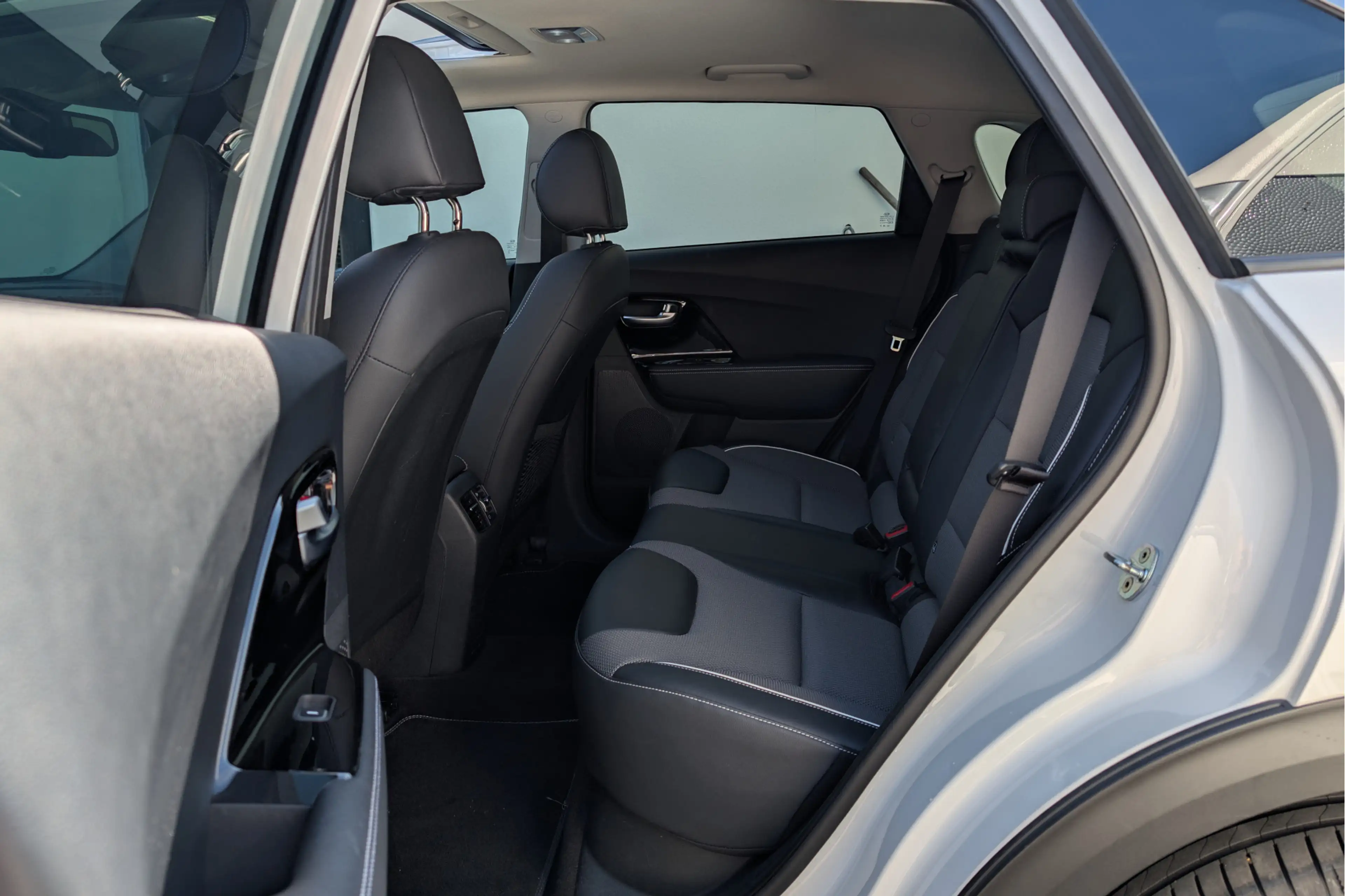 Kia e-Niro DynamicPlusLine 64kWh 3-Fase SOH 96% LED Schuifdak — photo 42