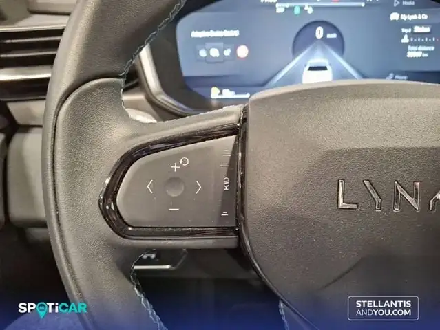 Lynk & Co 01 view 20