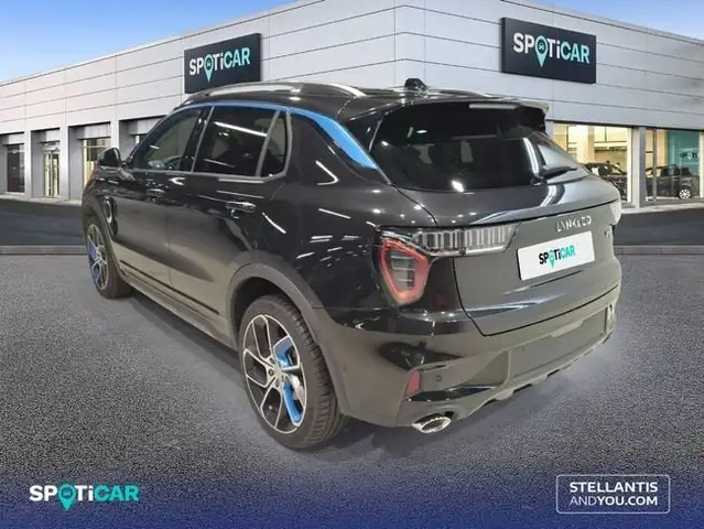 Lynk & Co 01 view 5