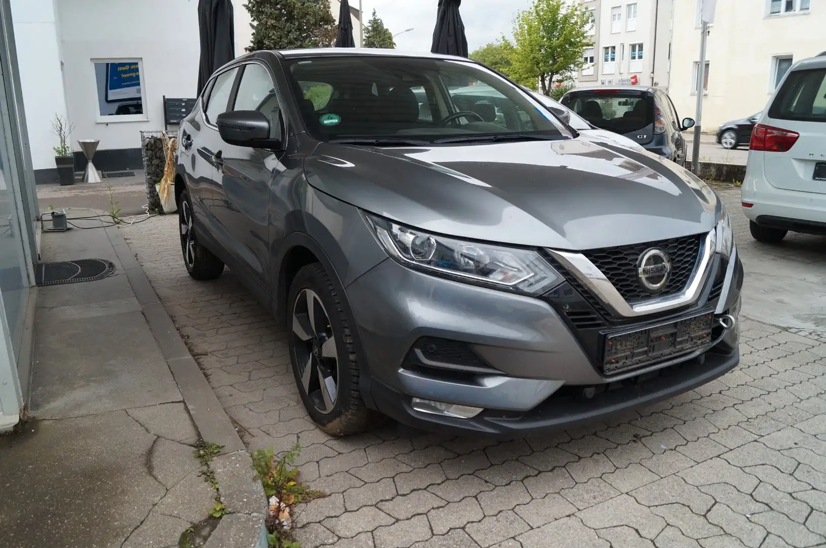 Nissan Qashqai 1.3 DIG-T DCT 160PS Acenta,Aut,Navi,Cam Gris - 2