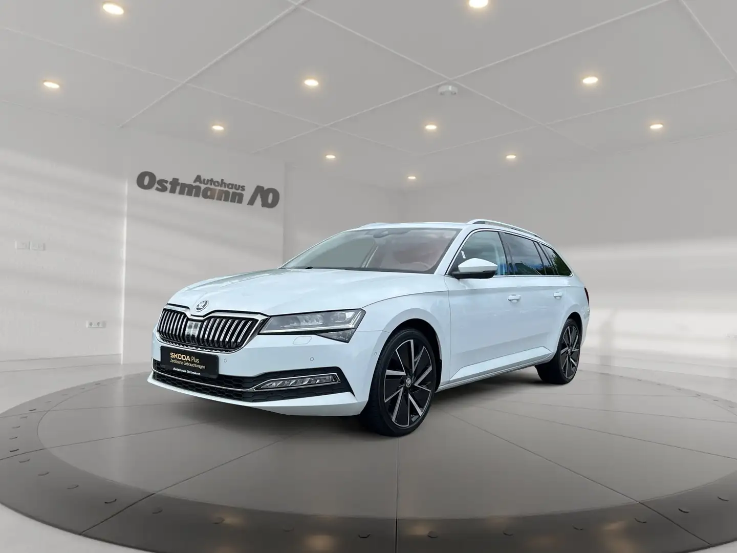 Skoda Superb Combi Style 110kw TDI DSG *STH*AHK*NAVI* Blanc - 2