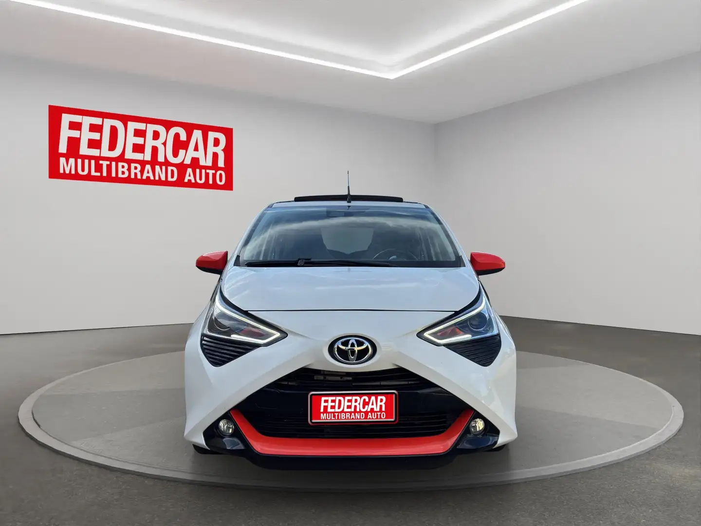 Toyota Aygo 5p 1.0 x-wave Orange 72cv Weiß - 2