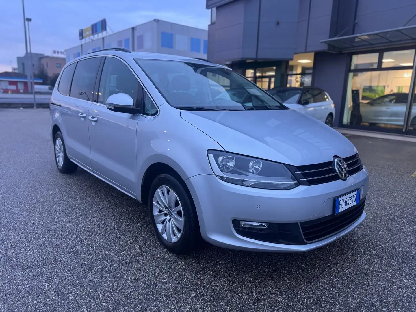 Volkswagen Sharan Sharan 2.0 TDI 150 CV SCR Business BlueMotion Tec Argento - 2