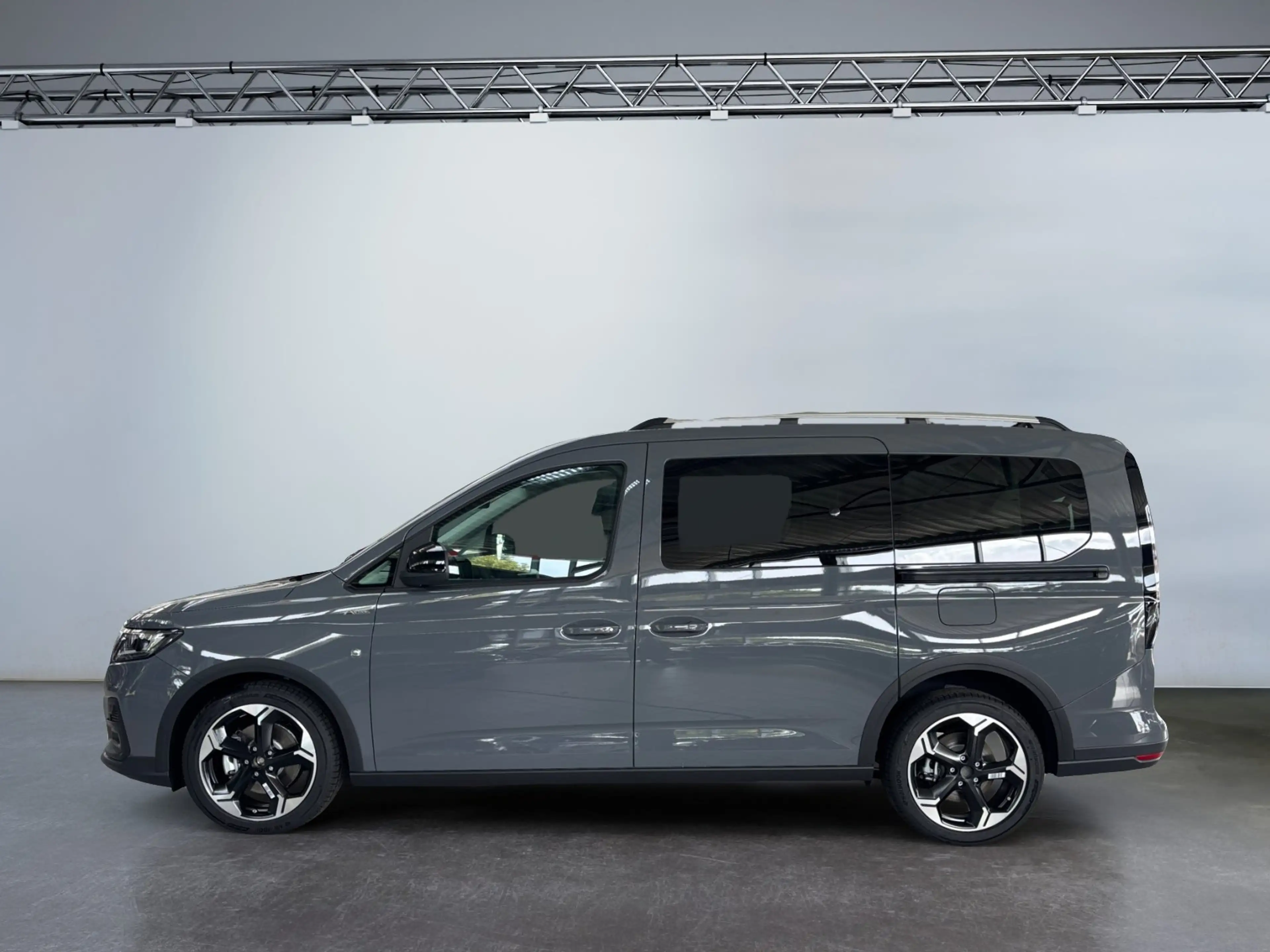 Ford Grand Tourneo Connect Active 2.0 EcoBlue 7-Sitzer — photo 3