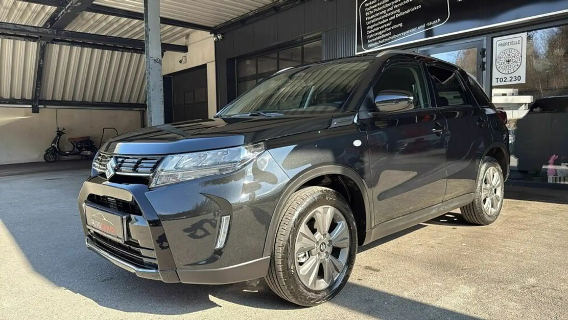 Suzuki Vitara 1,4 Hybrid ALLGRIP shine Schwarz - 2