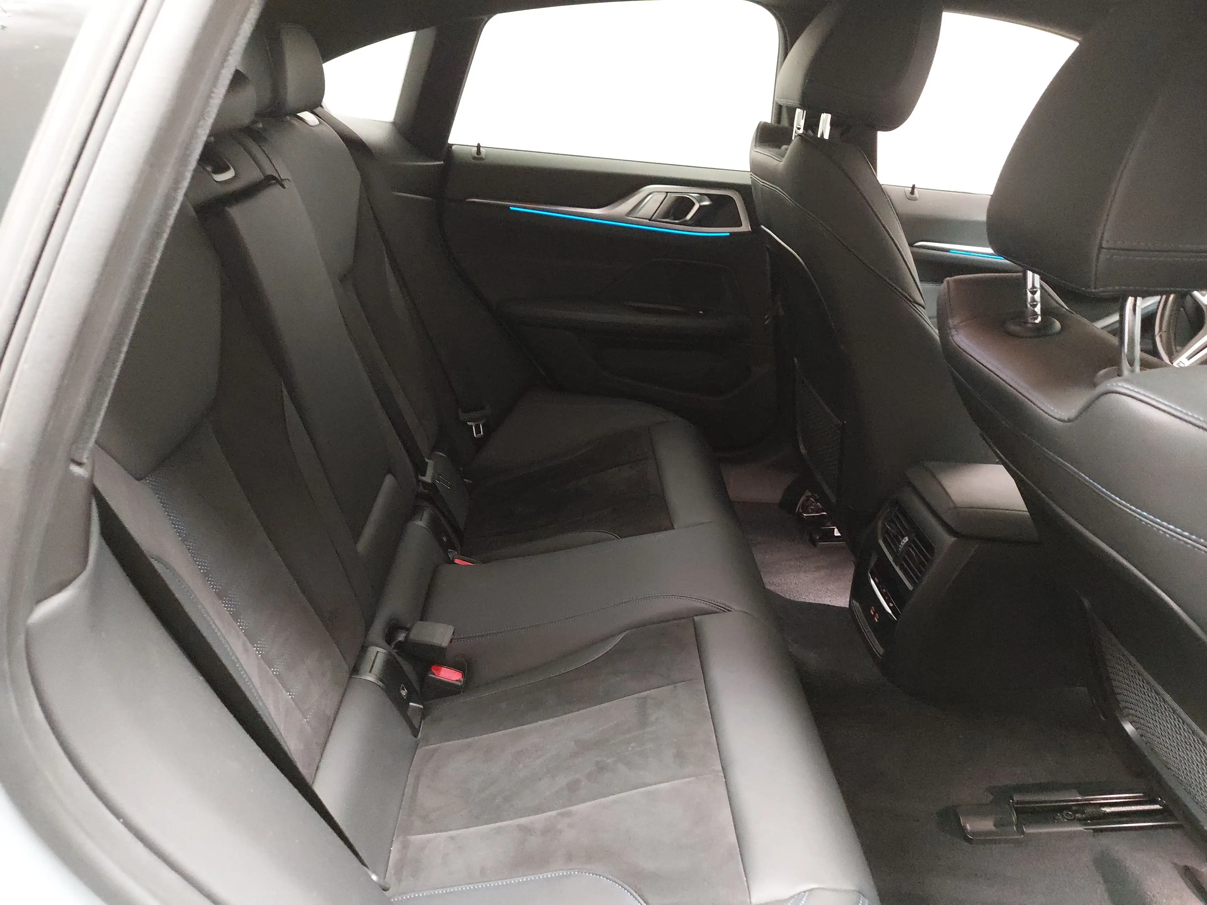 BMW i4 M50 T-Leder Navi LED Curved KLIMAAUT RADIO MFL SHZ PDC AHK HIFI — photo 12