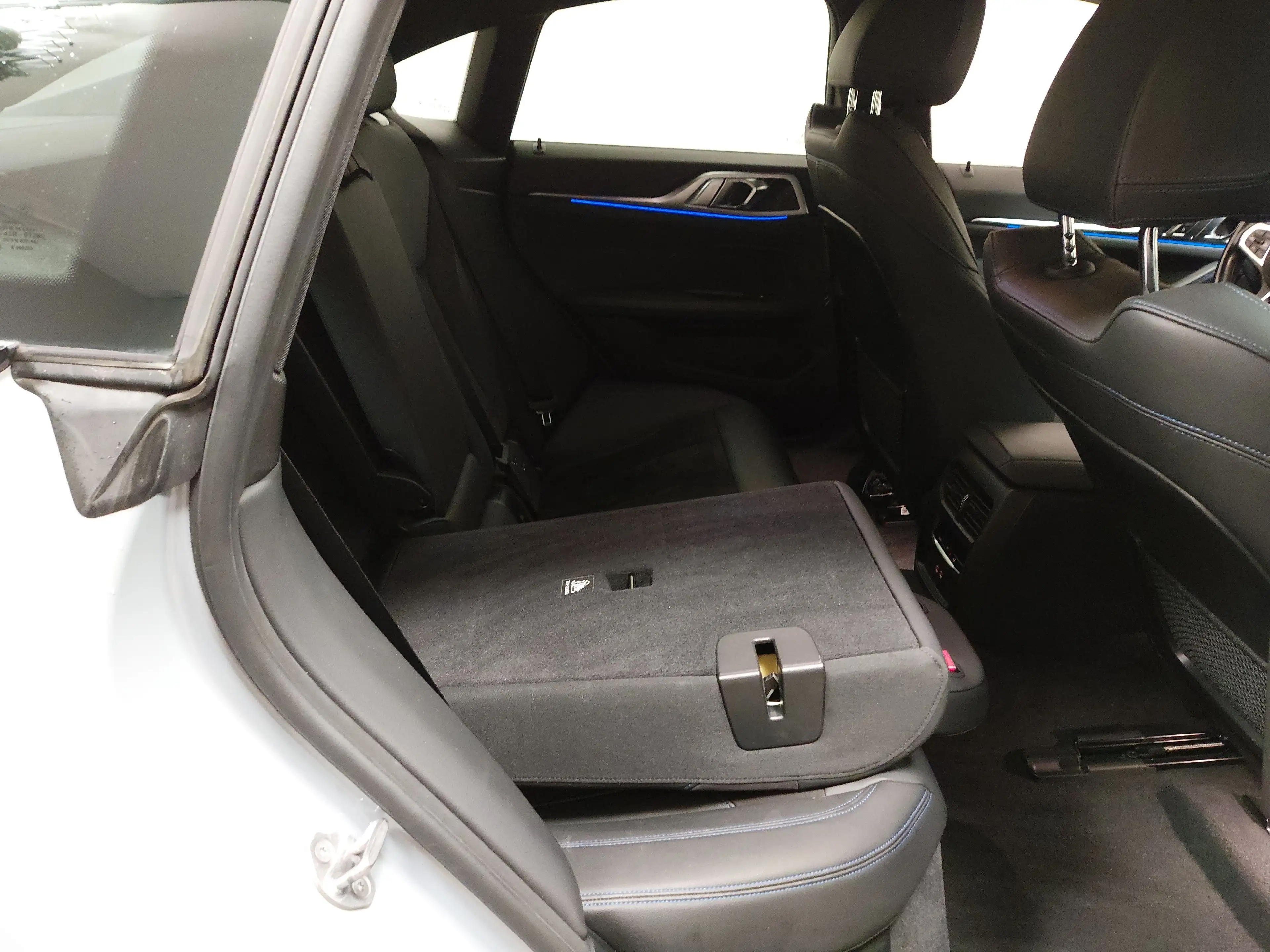BMW i4 M50 T-Leder Navi LED Curved KLIMAAUT RADIO MFL SHZ PDC AHK HIFI — photo 11