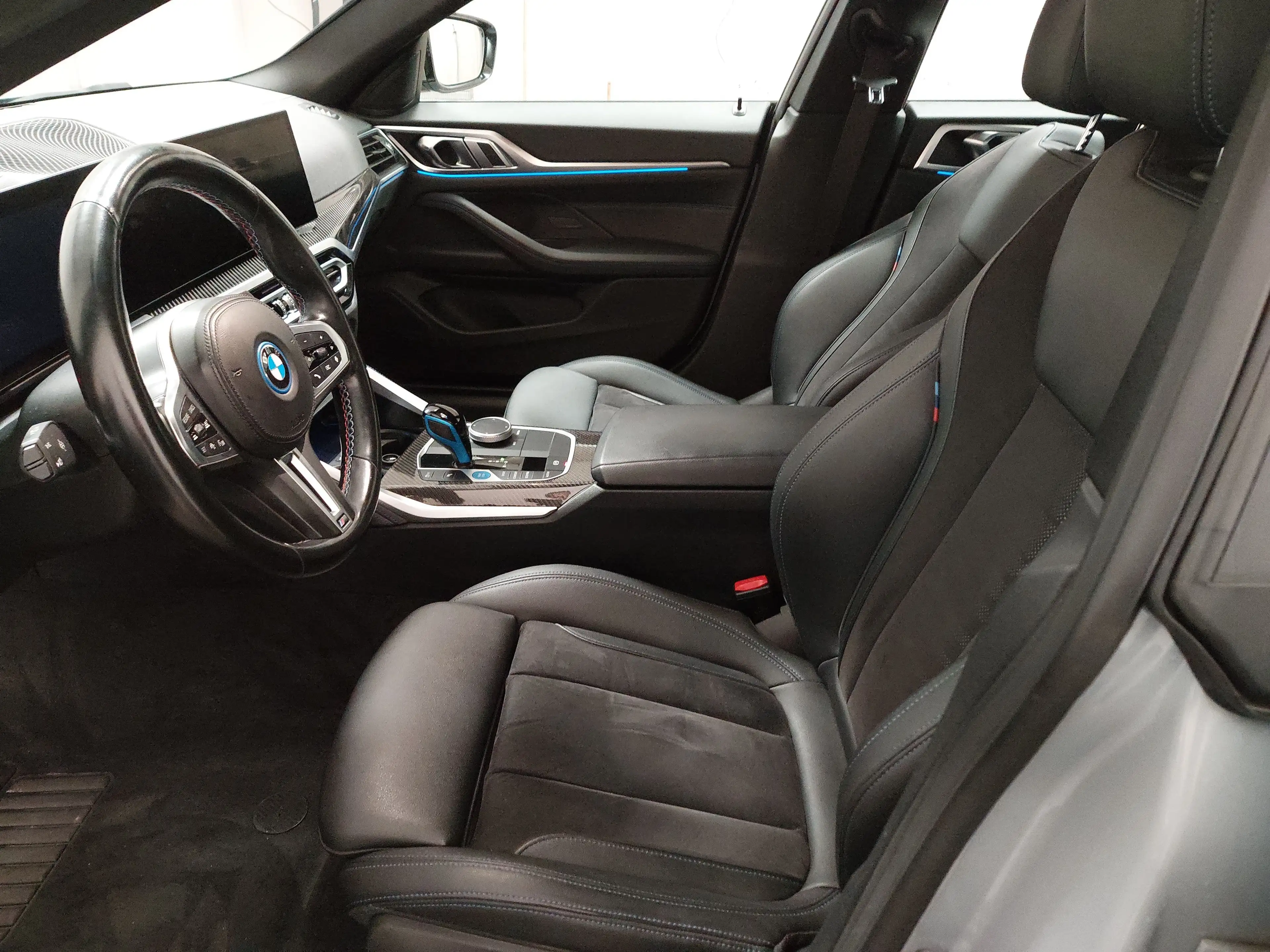 BMW i4 M50 T-Leder Navi LED Curved KLIMAAUT RADIO MFL SHZ PDC AHK HIFI — photo 6