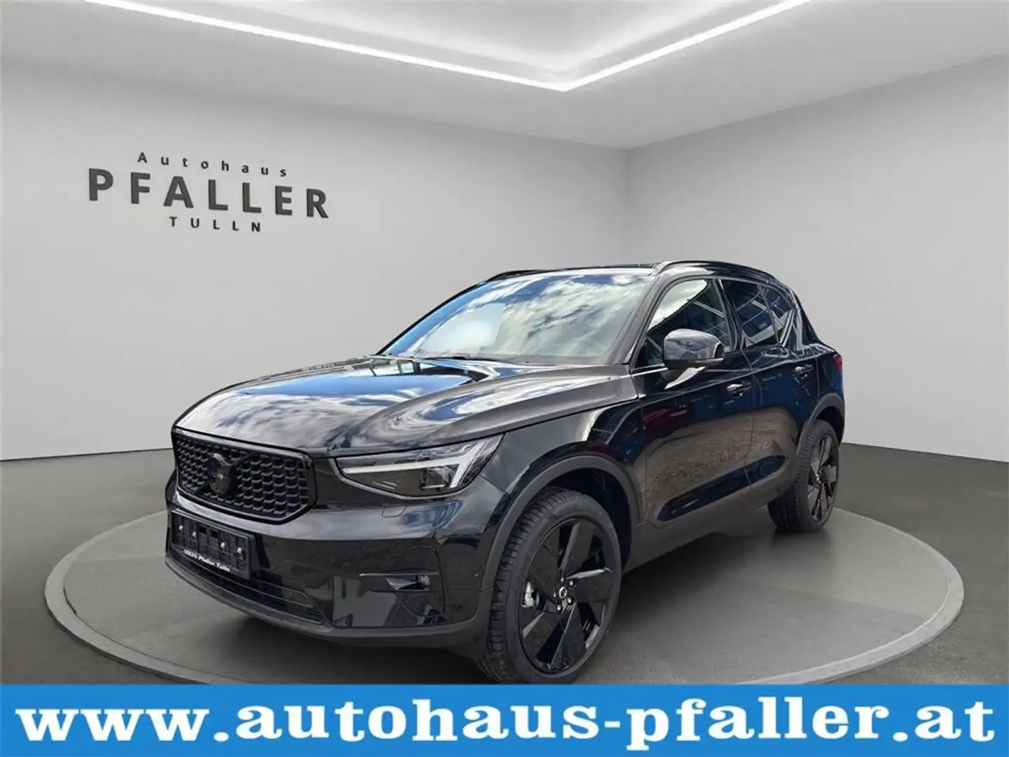 Volvo XC40 B3 Ultra Black Edition Aut. Schwarz - 1