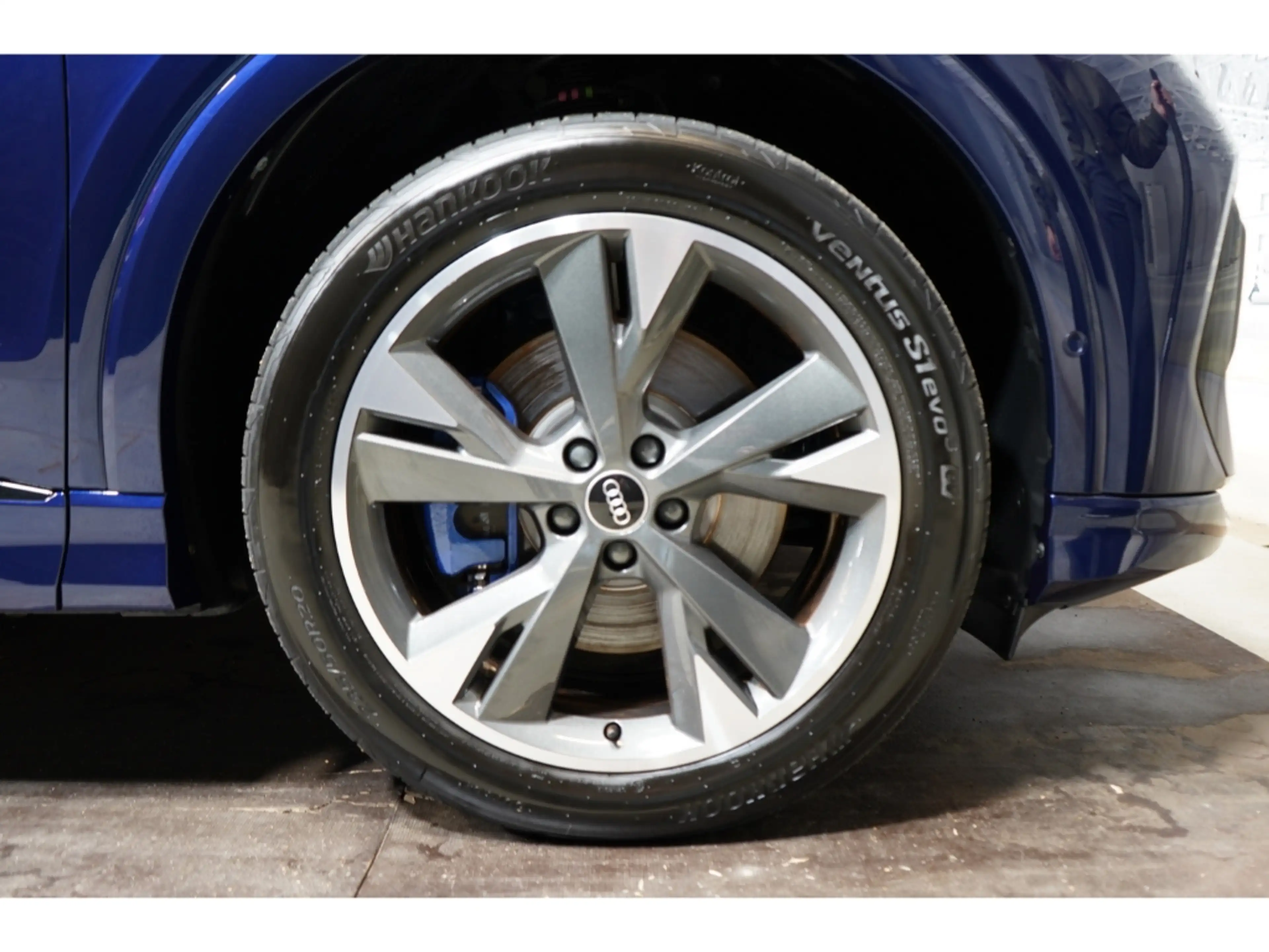 Audi Q4 e-tron 55 quattro S line Matrix 20 Zoll ACC — photo 13