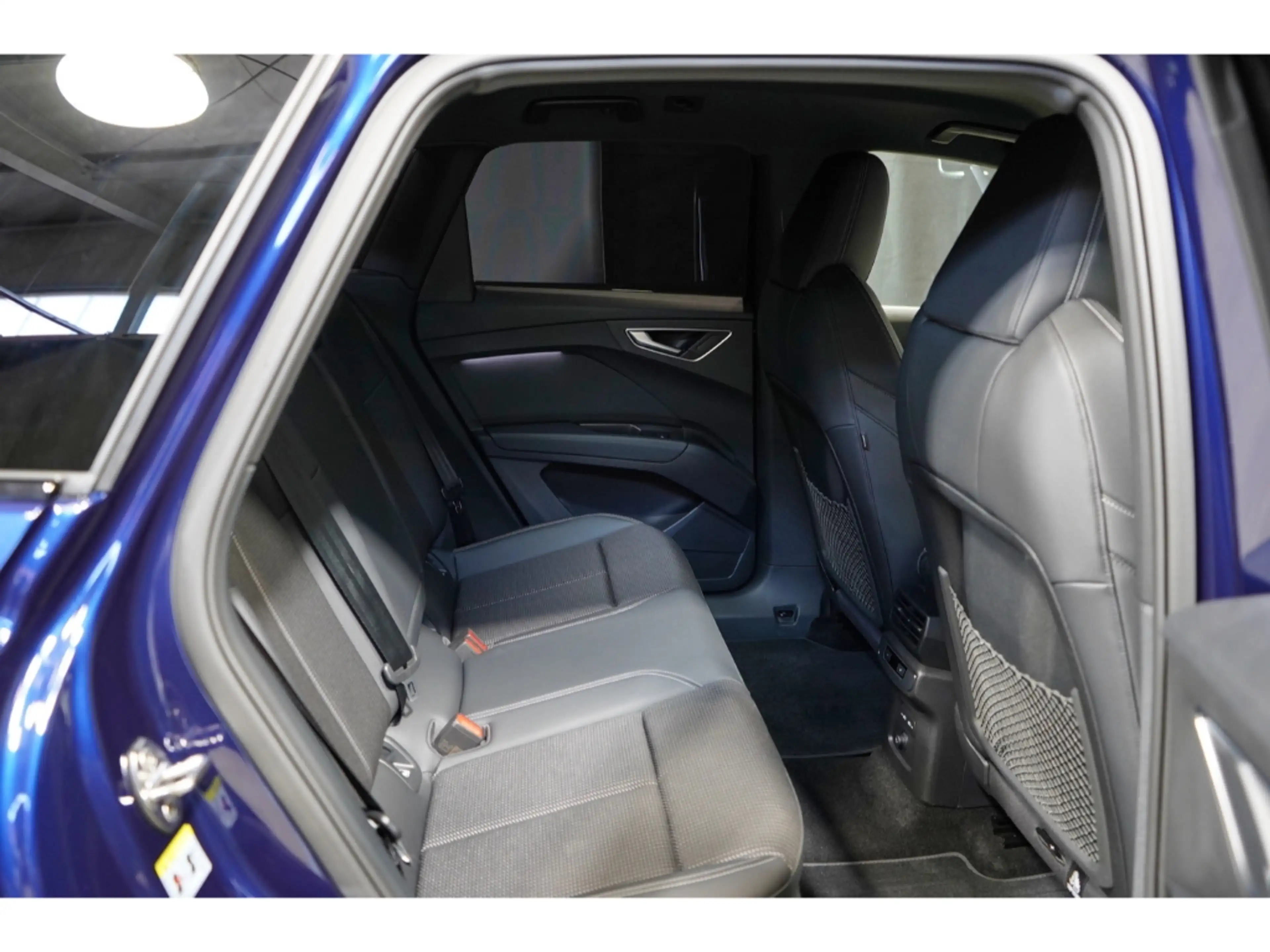 Audi Q4 e-tron 55 quattro S line Matrix 20 Zoll ACC — photo 10