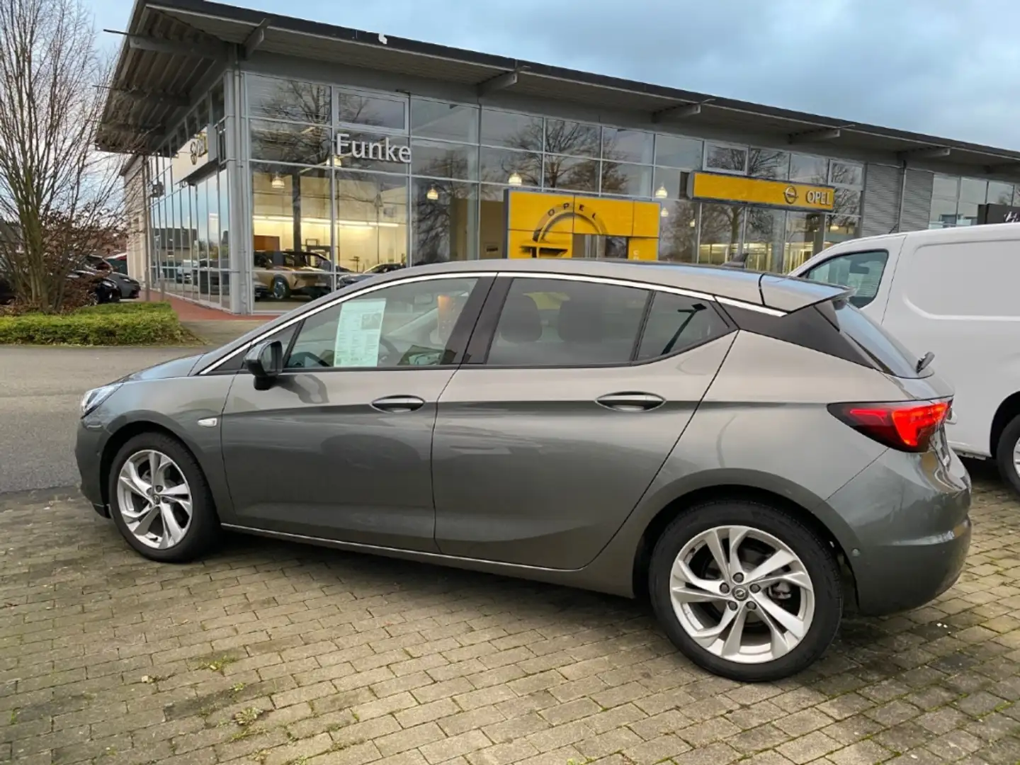 Opel Astra K Lim 1.2 Turbo Elegance NAVI, RFK, SZH, LED Dyn. Šedá - 1