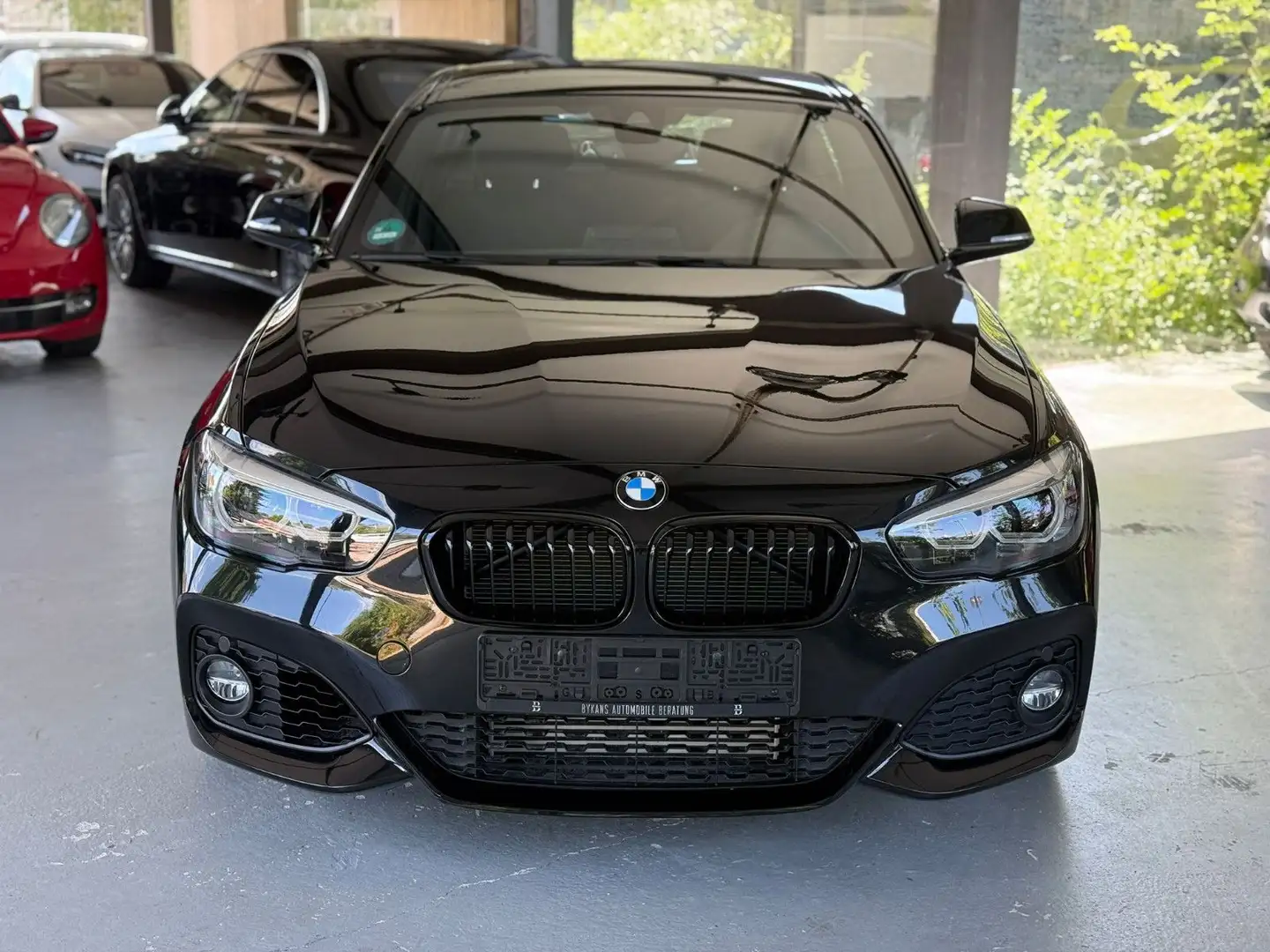 BMW 118 i Edition M Sport Shadow-PDC-NAVI-SHZ Schwarz - 2