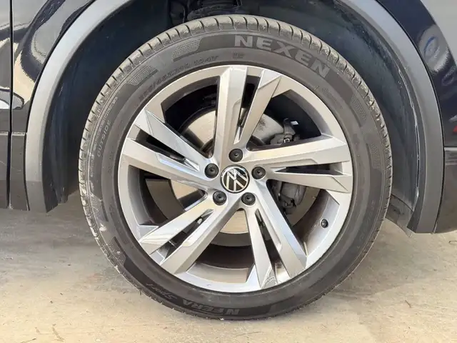 Volkswagen Tiguan view 15