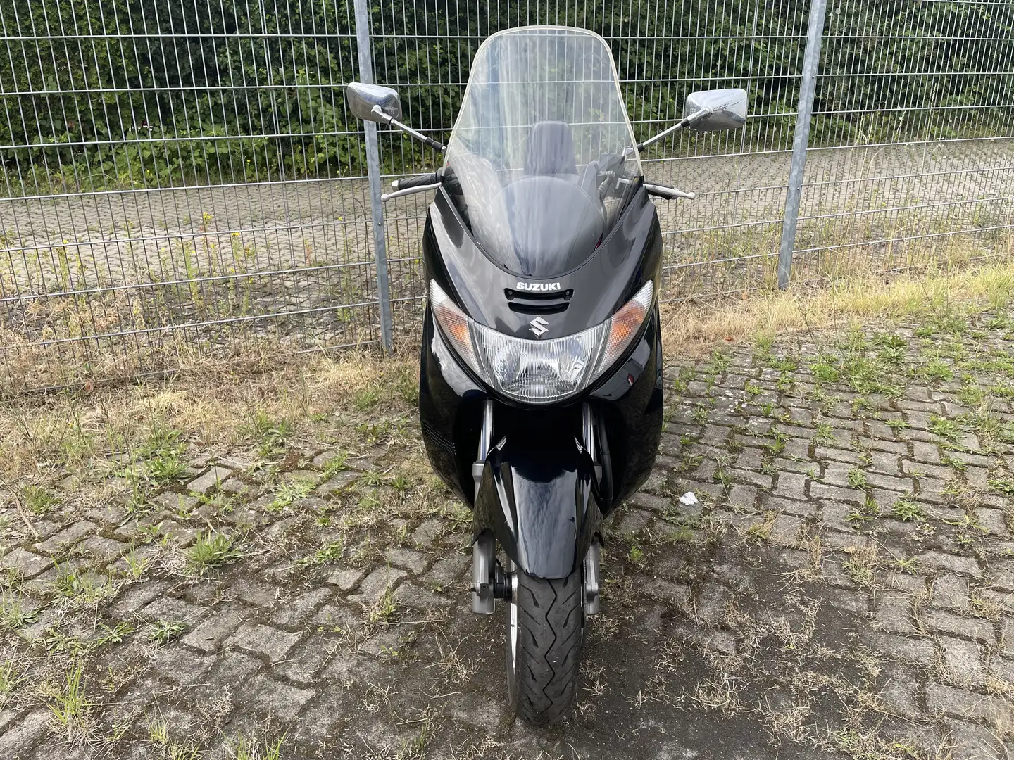 Suzuki Burgman 250 TÜV Neu NUR 2900 km - 2