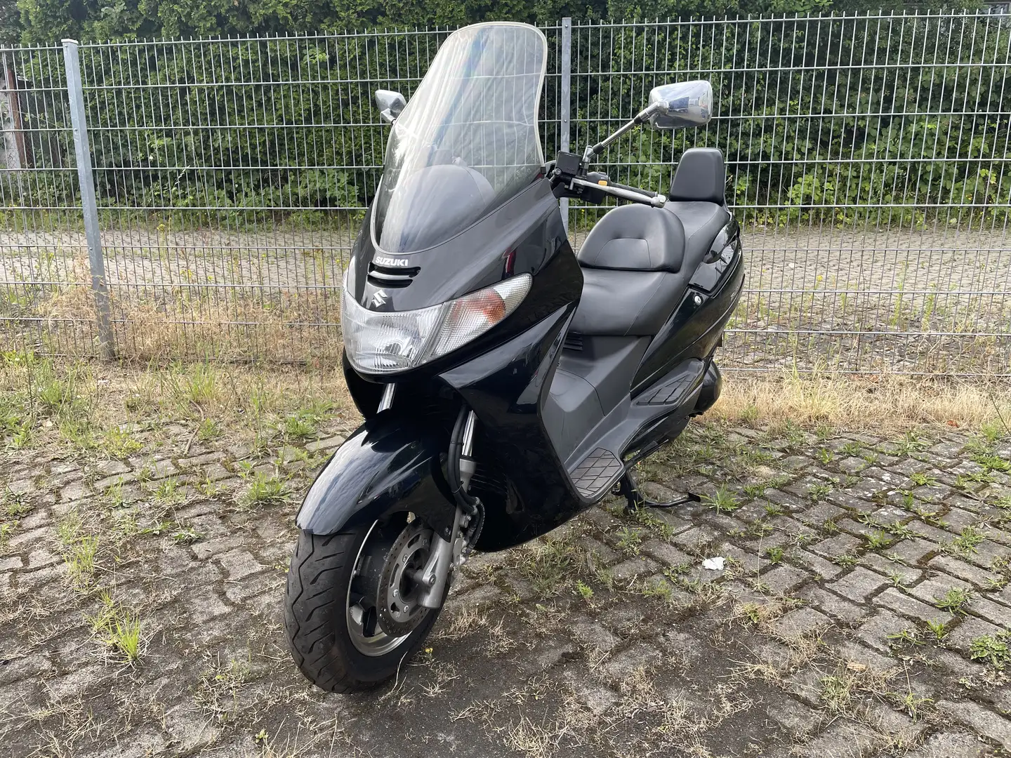 Suzuki Burgman 250 TÜV Neu NUR 2900 km - 1