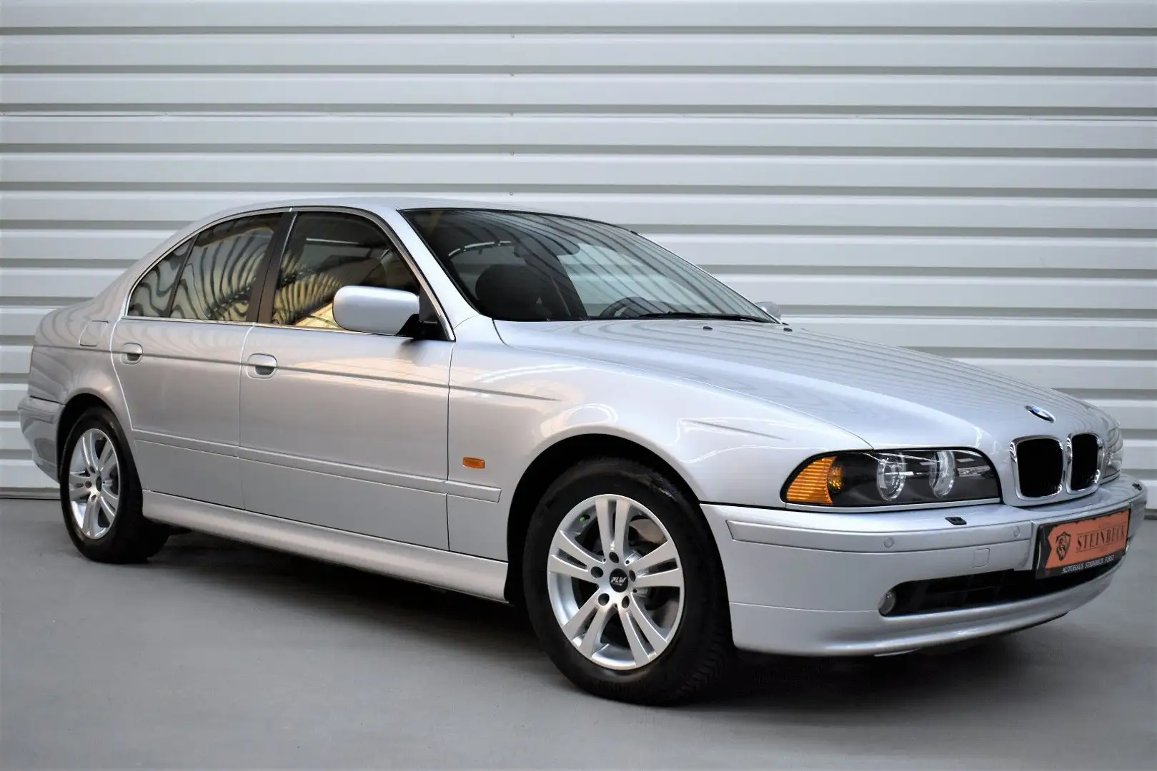 BMW 525 i Automatik+Xenon+Standheizung+PDC Silber - 1