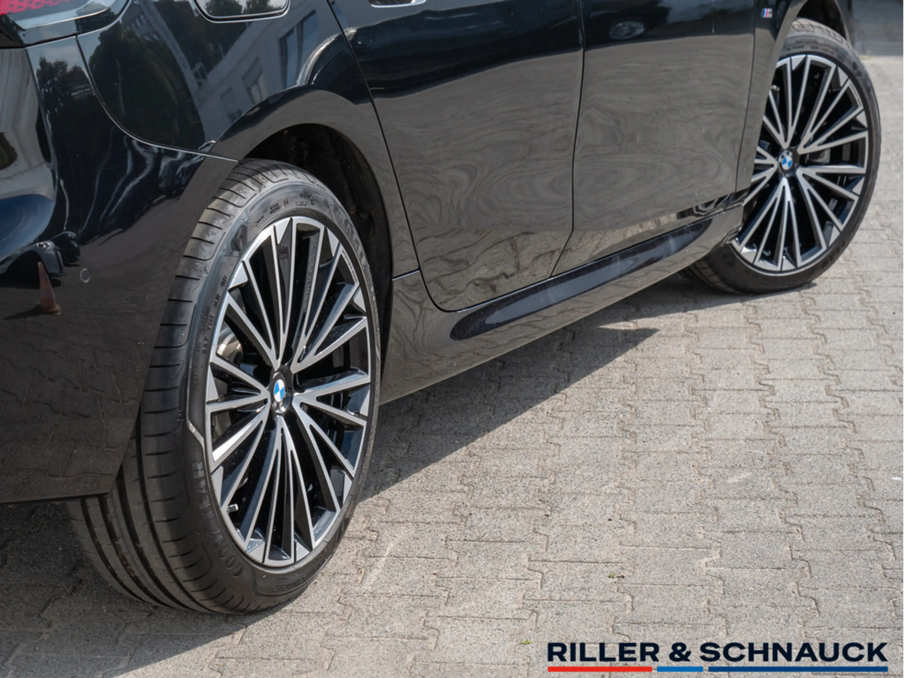 BMW 223 Active Tourer M-Sport 360°+PANO+HUD+H/K+N — photo 5
