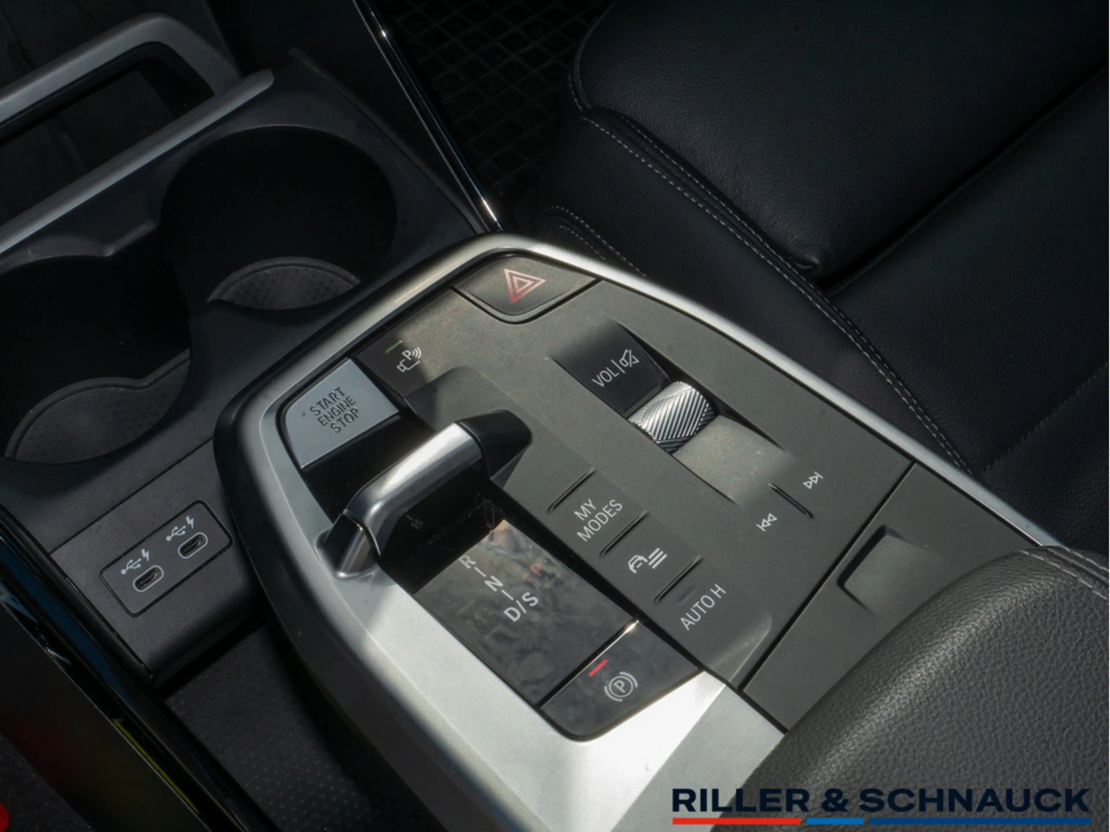 BMW 223 Active Tourer M-Sport 360°+PANO+HUD+H/K+N — photo 14