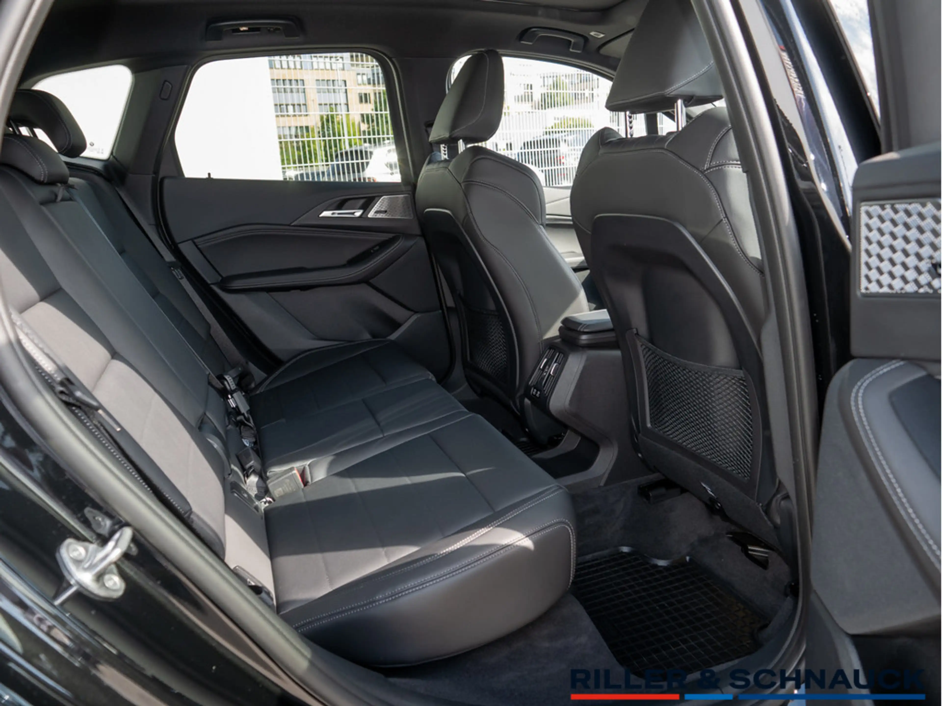 BMW 223 Active Tourer M-Sport 360°+PANO+HUD+H/K+N — photo 8
