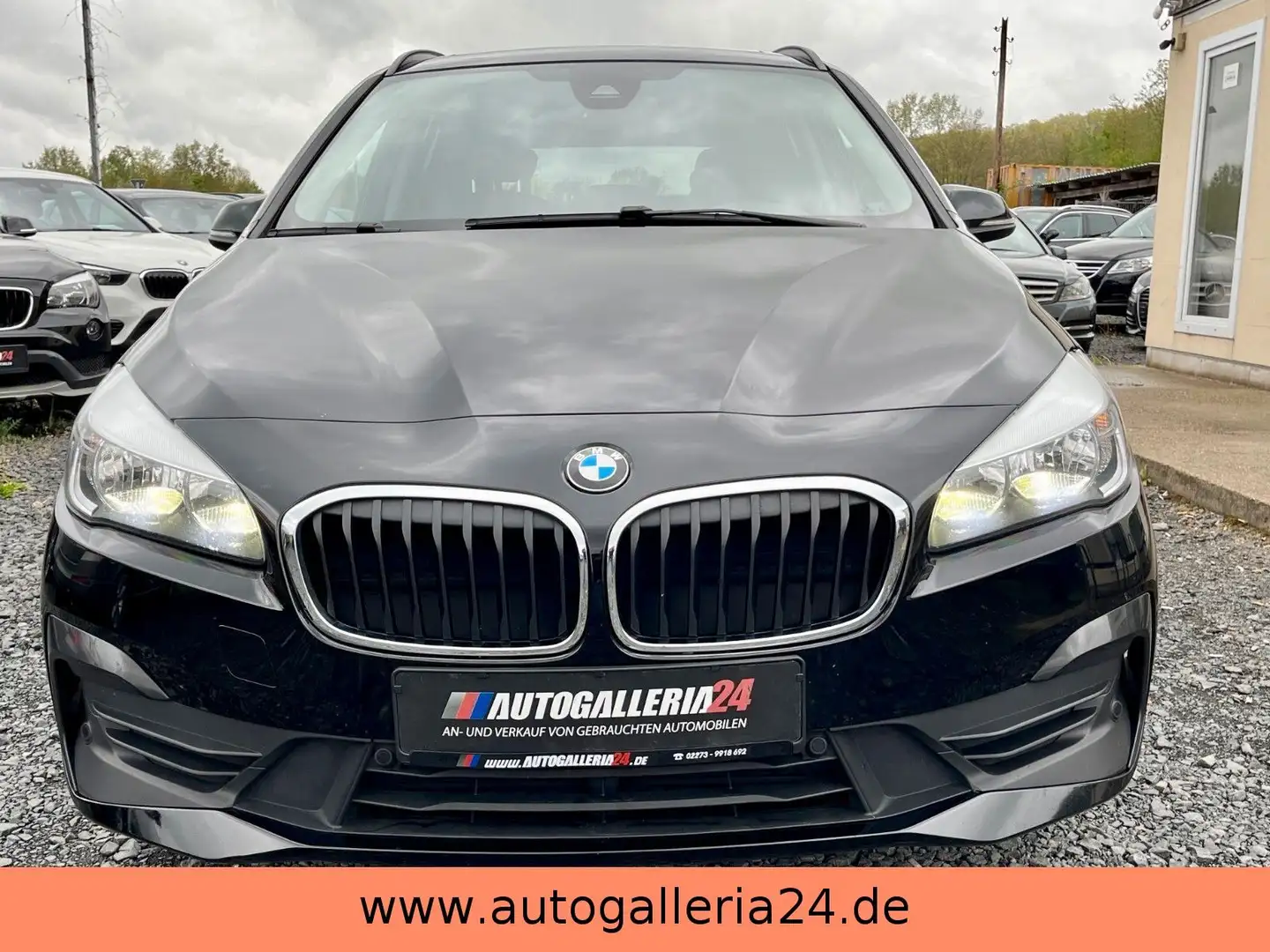 BMW 218 Aut. Navi AHK Panorama 2.HD PDC Schwarz - 2