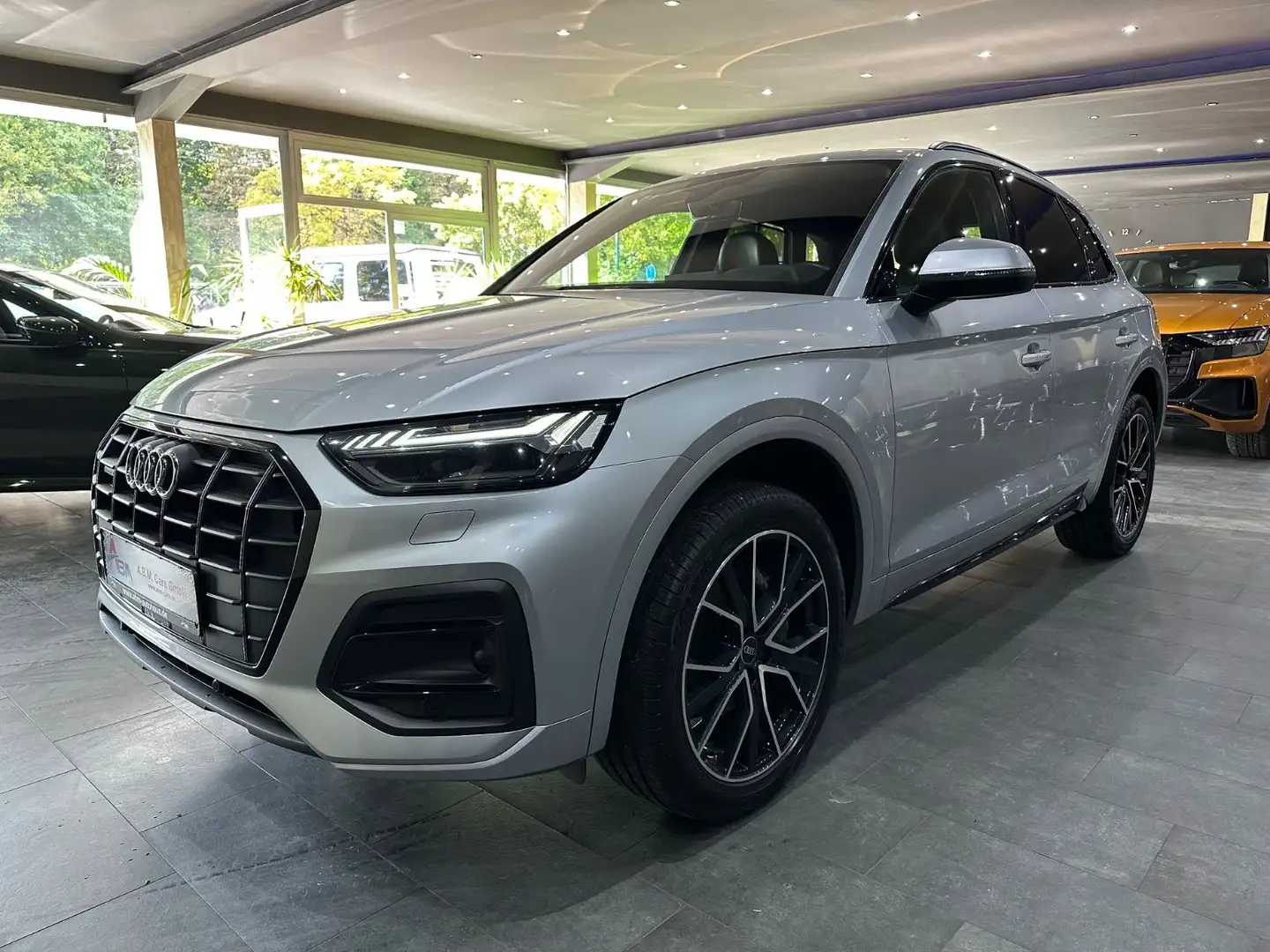 Audi Q5 40 TDI quattro / Stanheizung / LEDER /KAMERA Silber - 1
