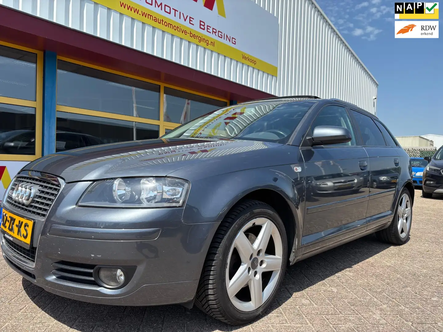 Audi A3 Sportback 1.8 TFSI Ambiente LEDER NAVI OPEN DAK Gris - 1
