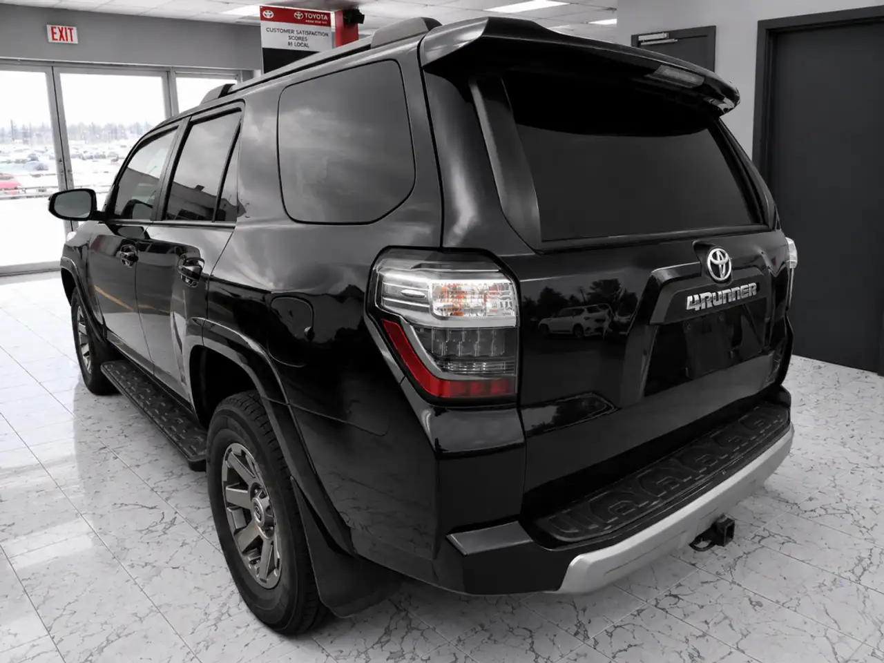 Toyota 4-Runner снимка Toyota 4-Runner