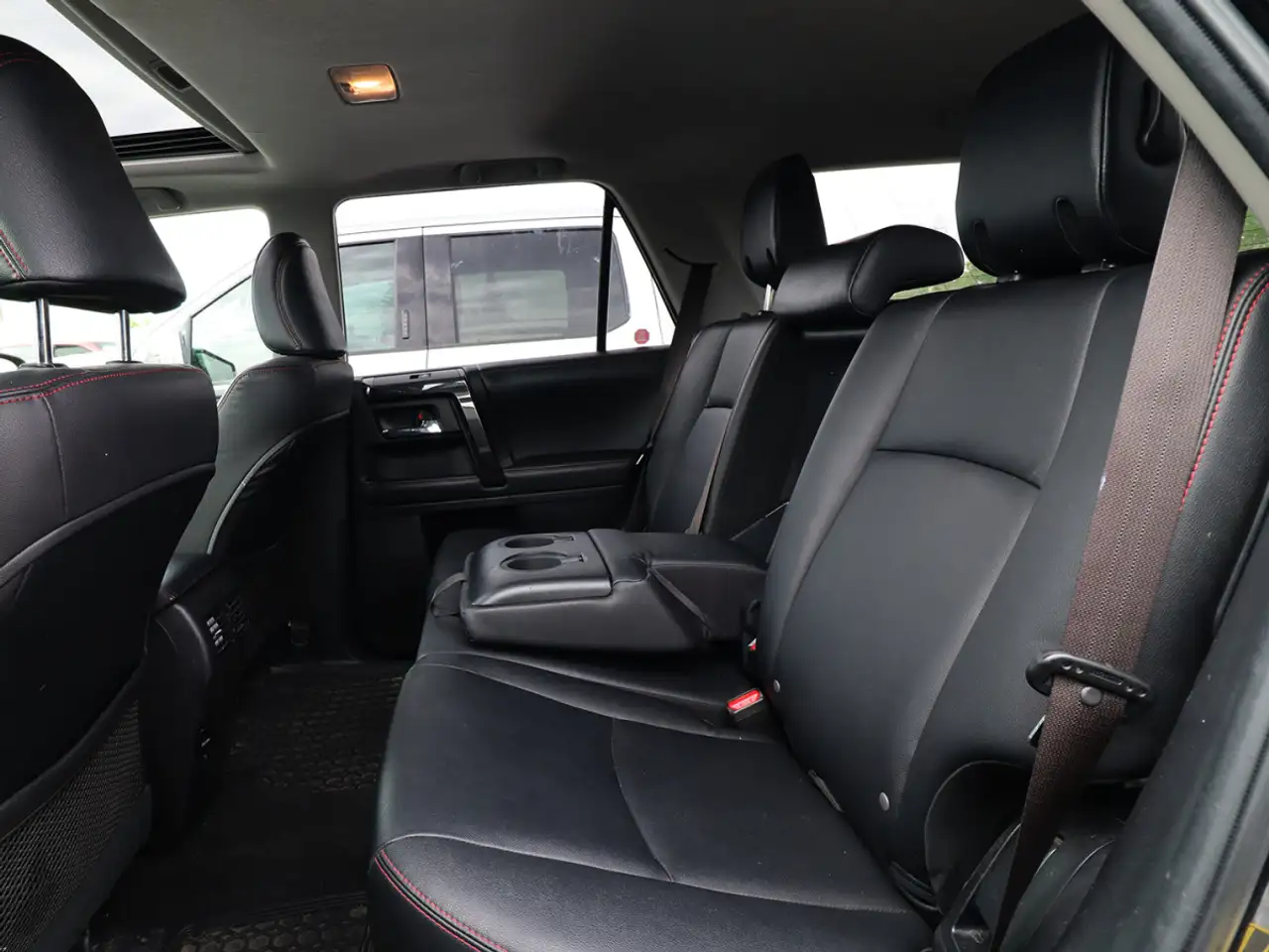 Toyota 4-Runner снимка Toyota 4-Runner