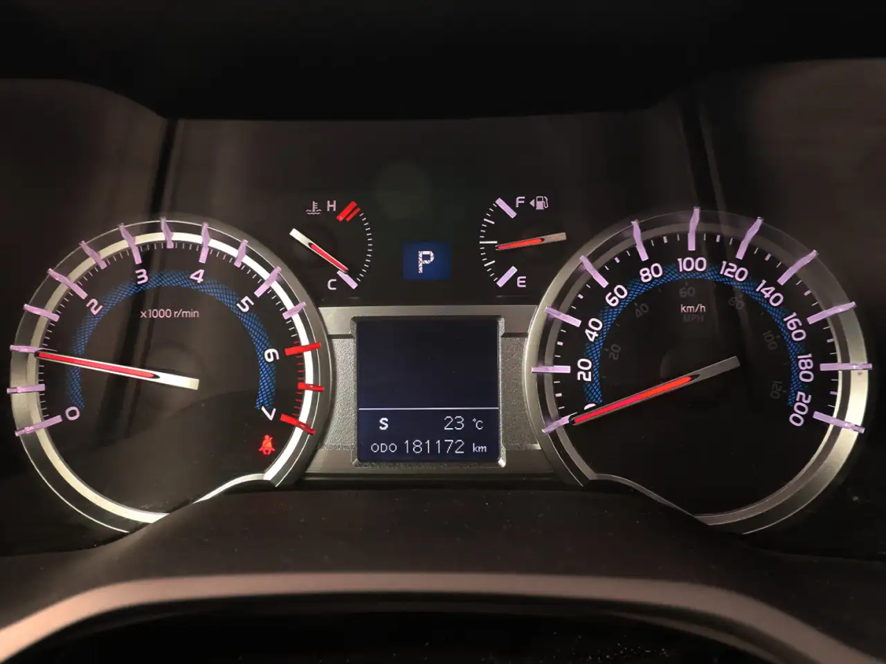 Toyota 4-Runner снимка Toyota 4-Runner