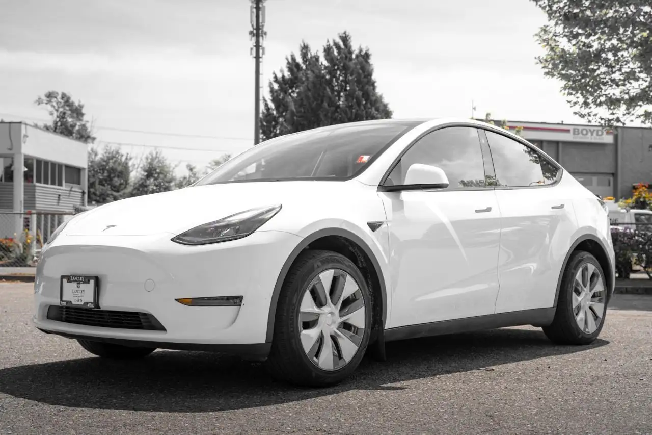 Tesla Model Y снимка Tesla Model Y