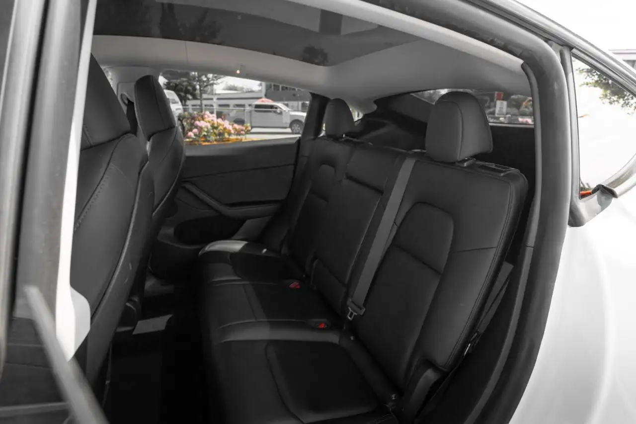 Tesla Model Y снимка Tesla Model Y