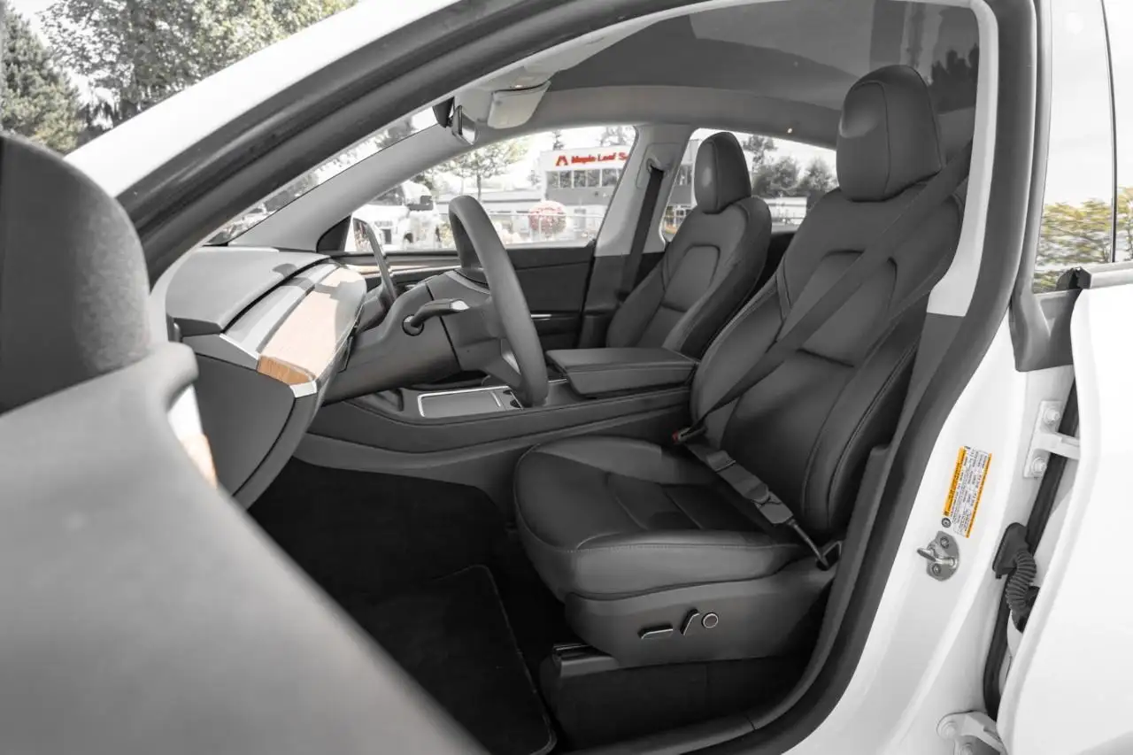 Tesla Model Y снимка Tesla Model Y