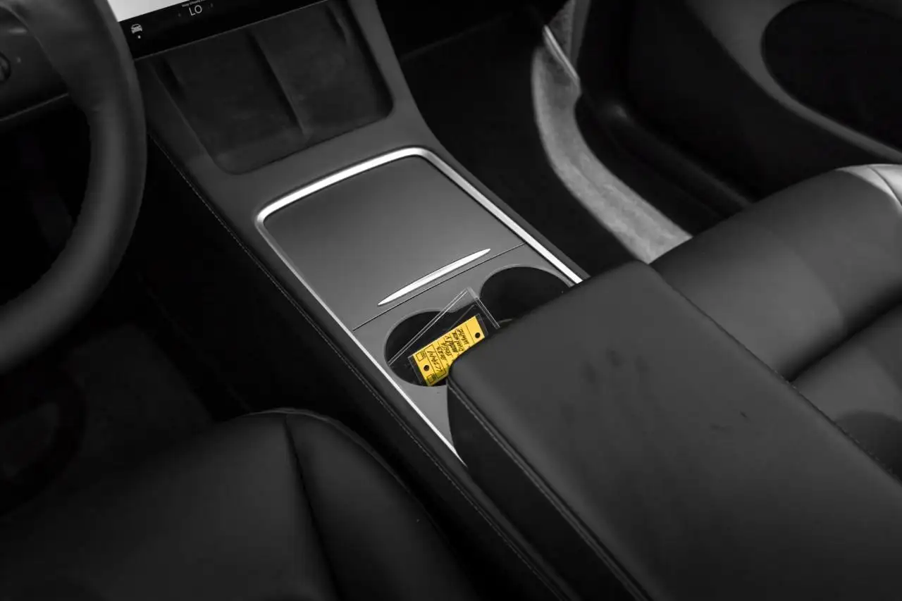 Tesla Model Y снимка Tesla Model Y