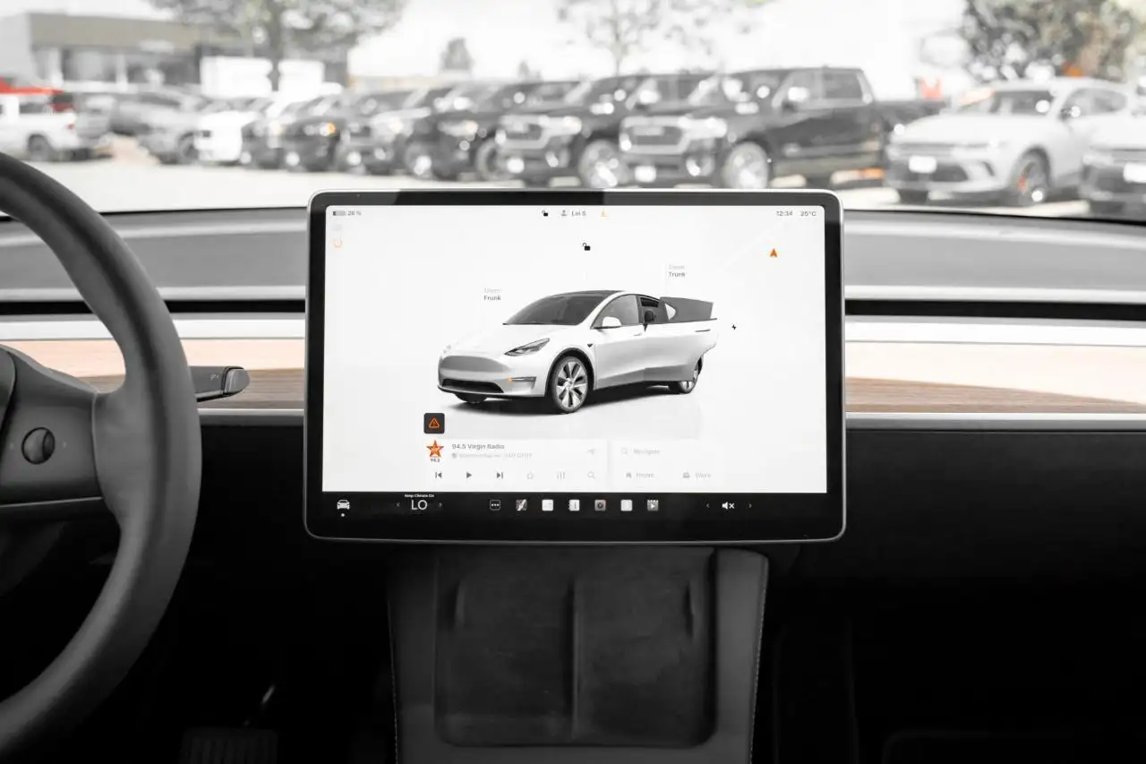 Tesla Model Y снимка Tesla Model Y