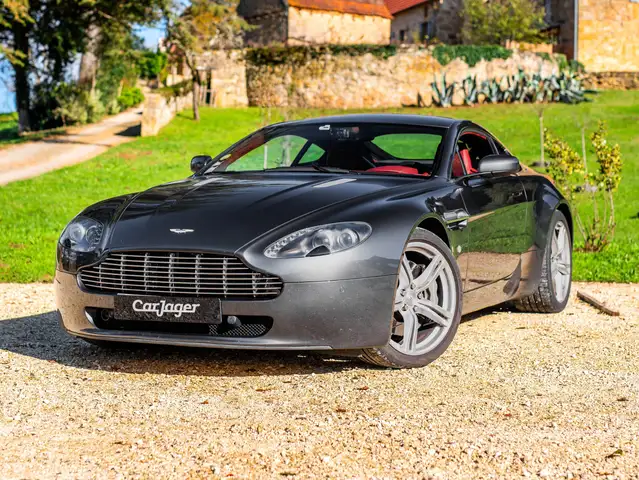 Aston Martin Vantage Coupé V8