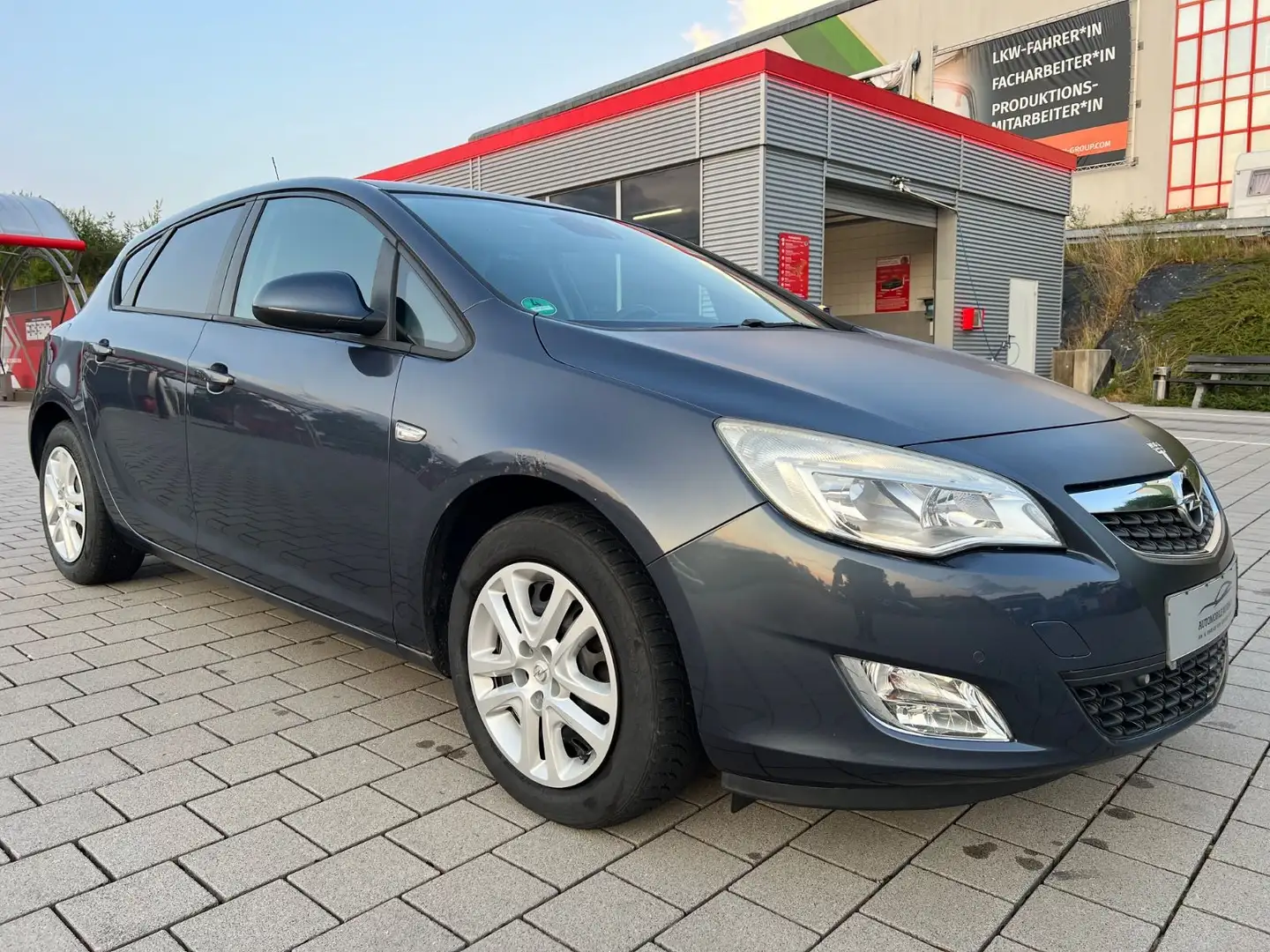 Opel Astra J Lim. 5-trg. Edition 1.4 Turbo*KLIMA*SHZ* Bleu - 1