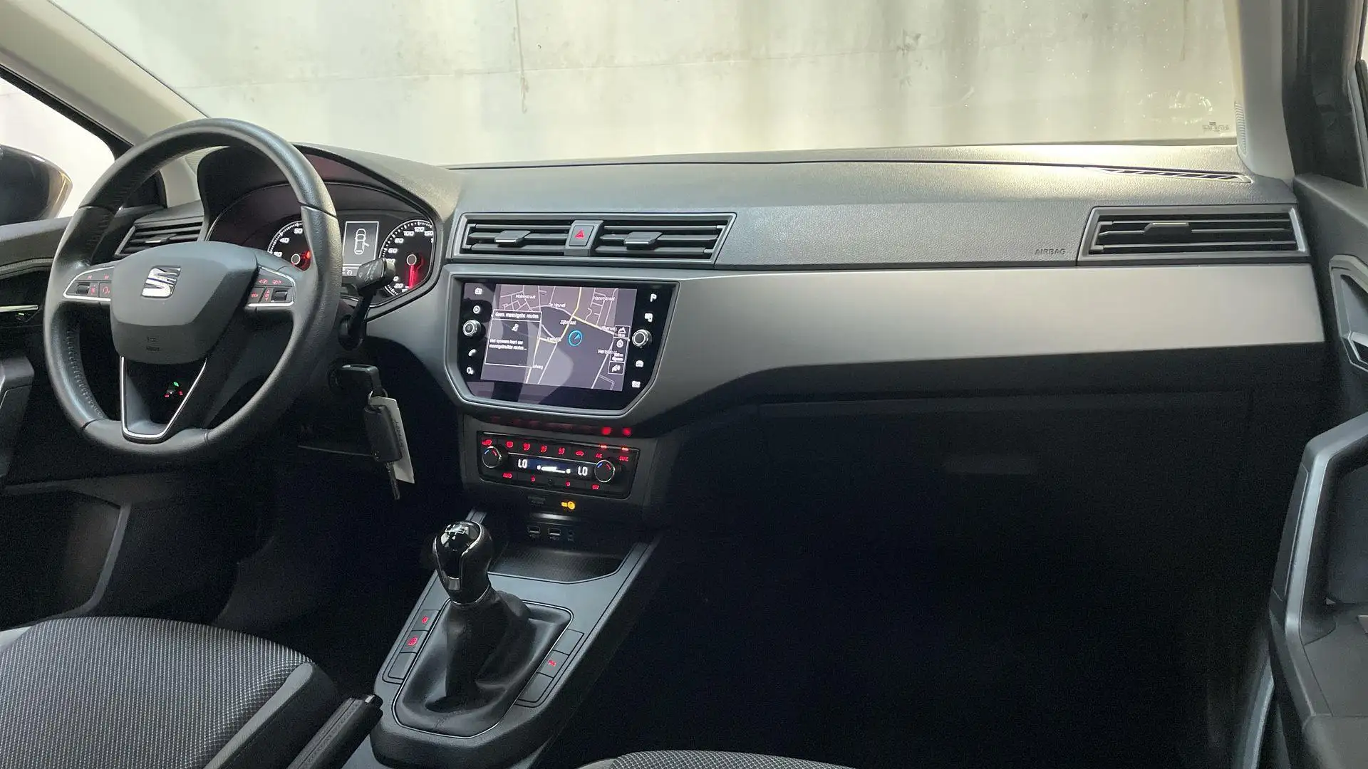 SEAT Ibiza 1.0 TSI Style Business Intense Camera Navigatie Ap Grijs - 2