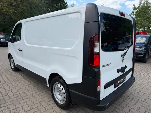 Renault Trafic view 4