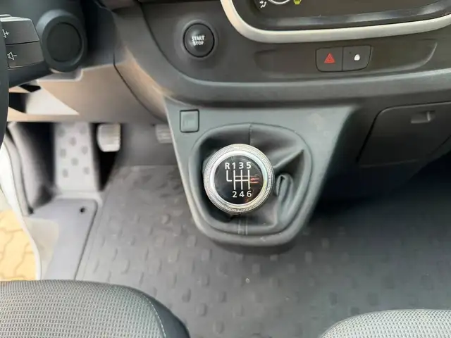 Renault Trafic view 13