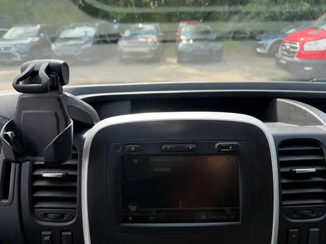 Renault Trafic view 12