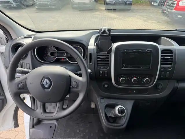 Renault Trafic view 9