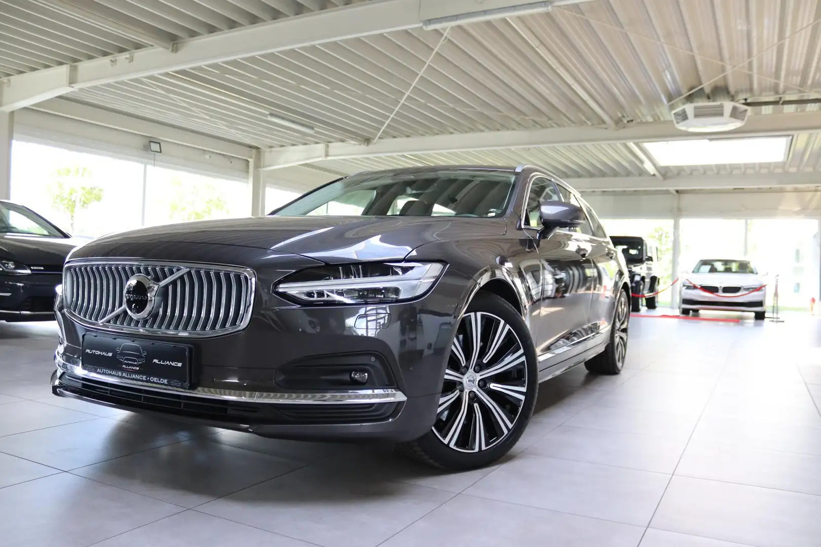 Volvo V90 Plus Bright Inscription 145 kW (197 PS), Autom.... Gris - 1