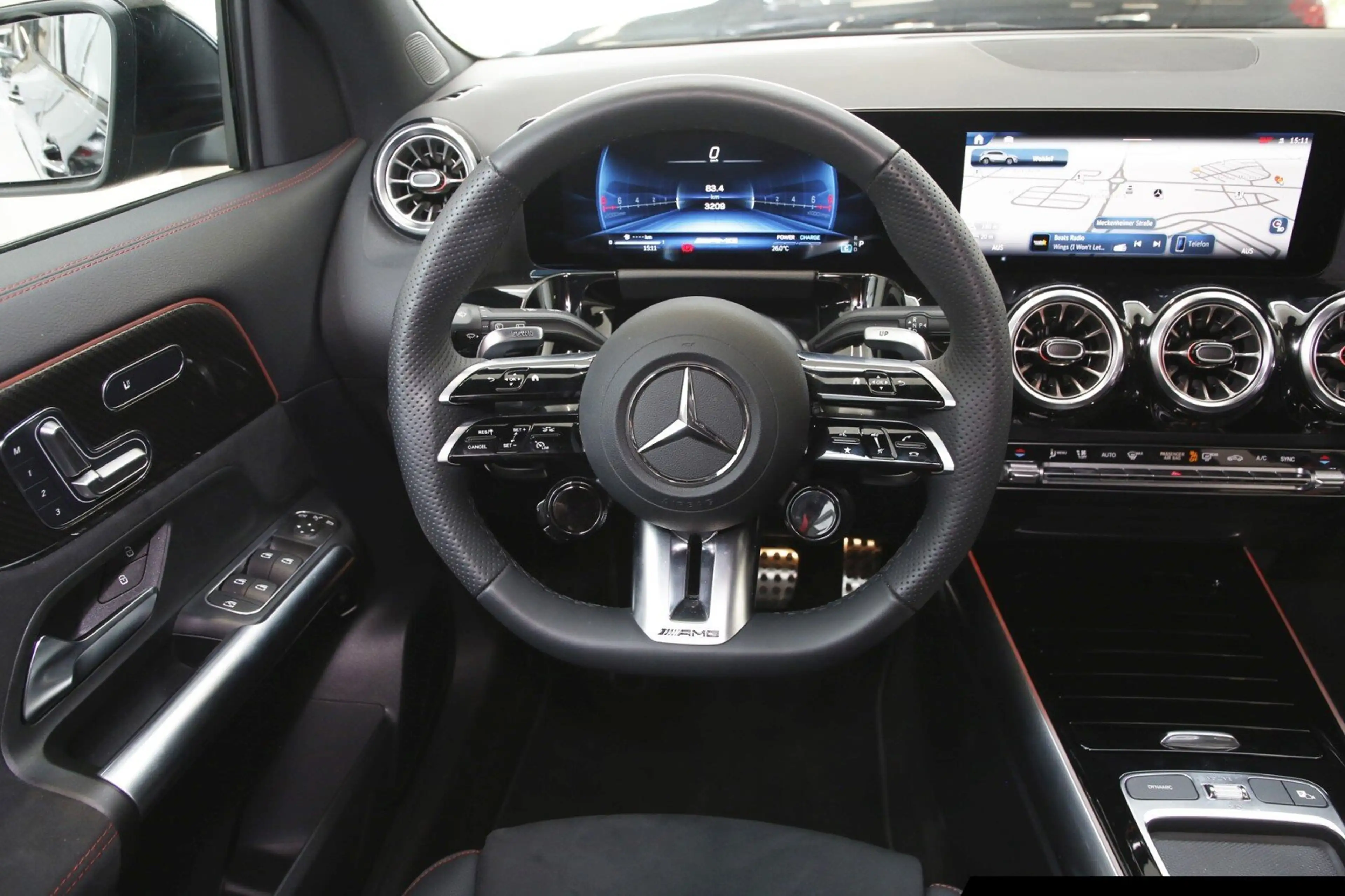 Mercedes-Benz GLA 35 AMG AMG GLA 35 4MATIC 360°/AHK/Pano/NightPaket/LED — photo 12