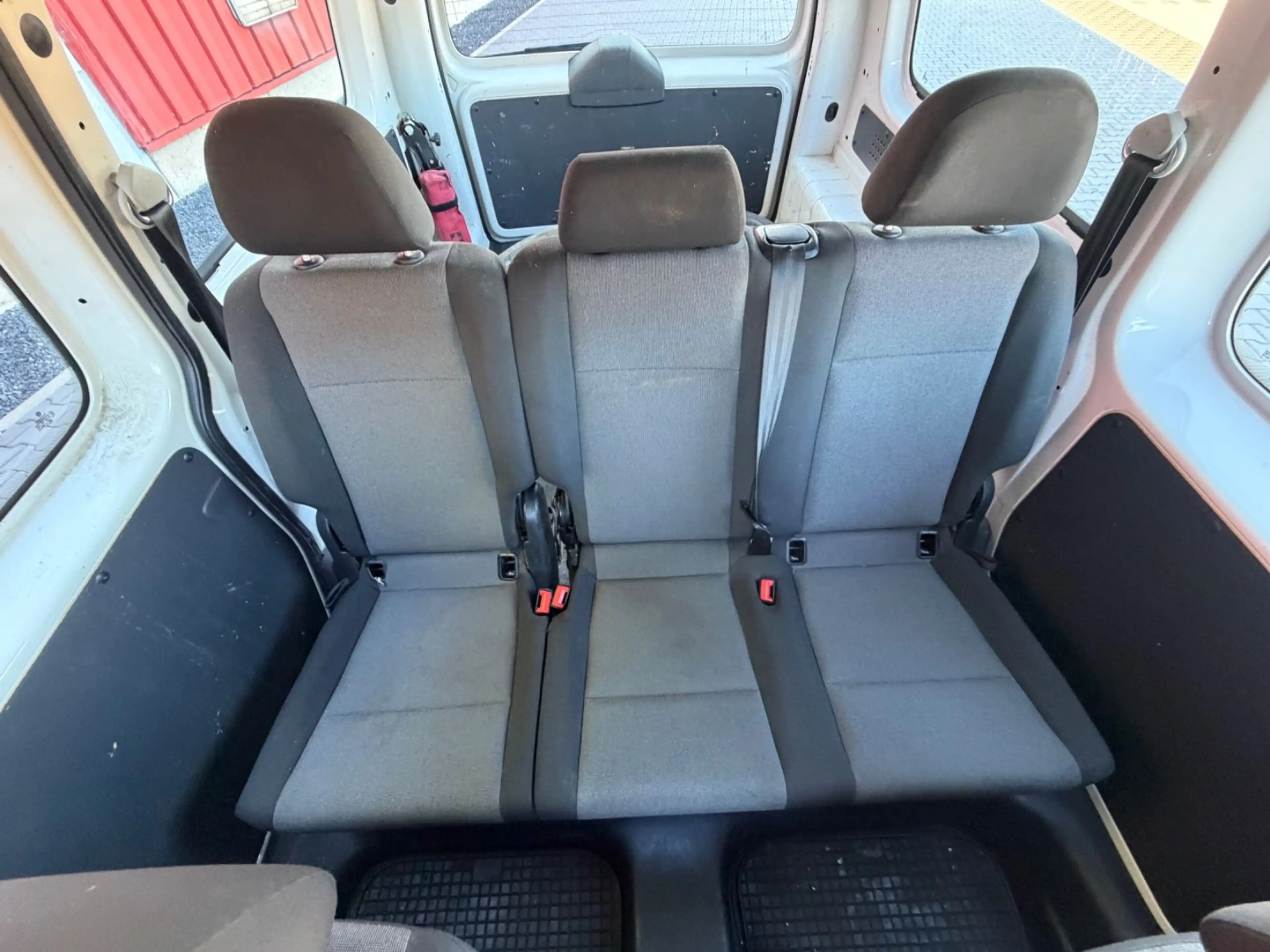 Volkswagen Caddy Maxi 2.0 TDI 1Hand Zahriem-Neu Temp AC PDC EU6 — photo 13