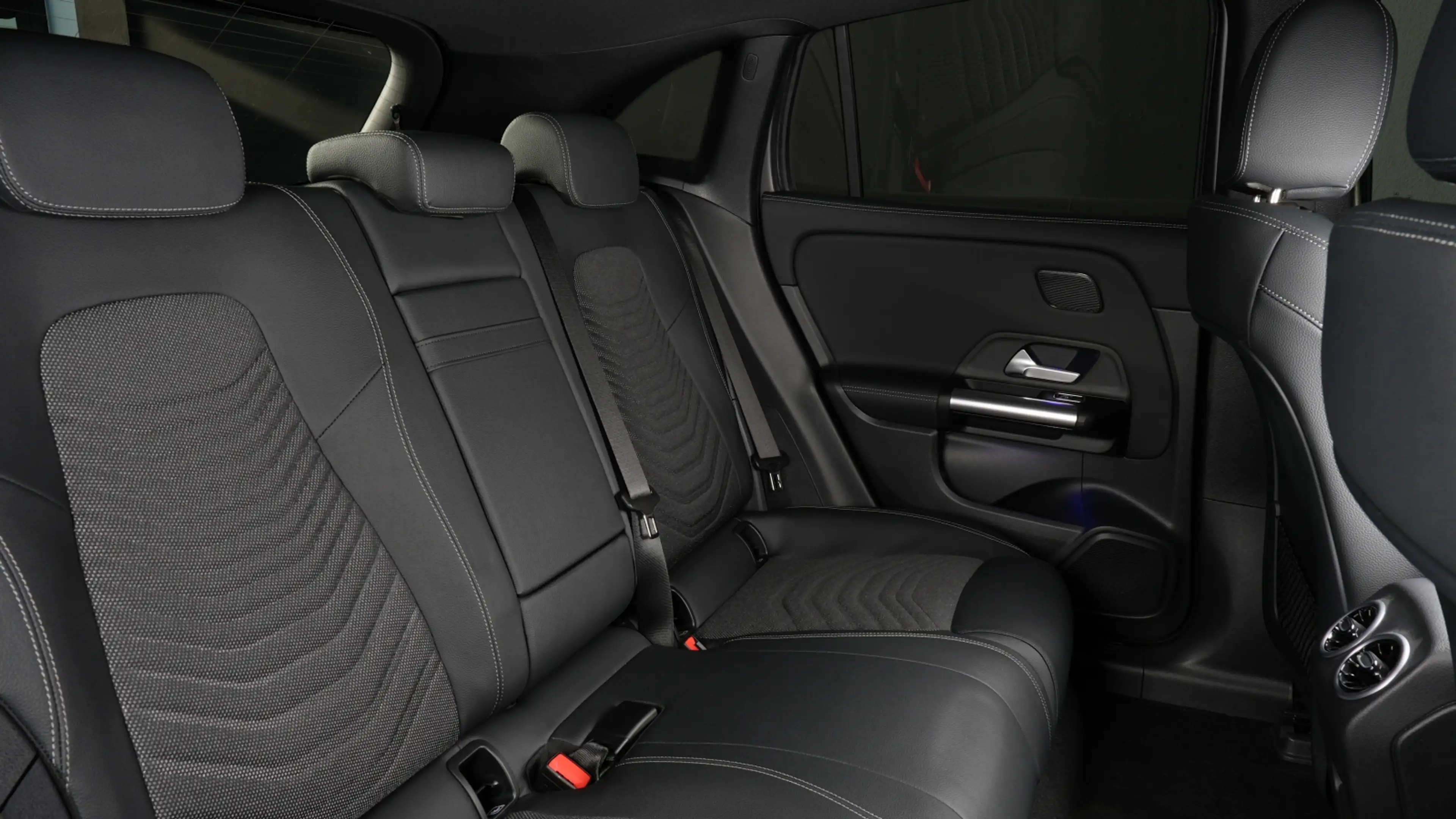 Mercedes-Benz EQA 250 EQA 250 + Progressive Advanced+ Ambiente Navi/BC — photo 9