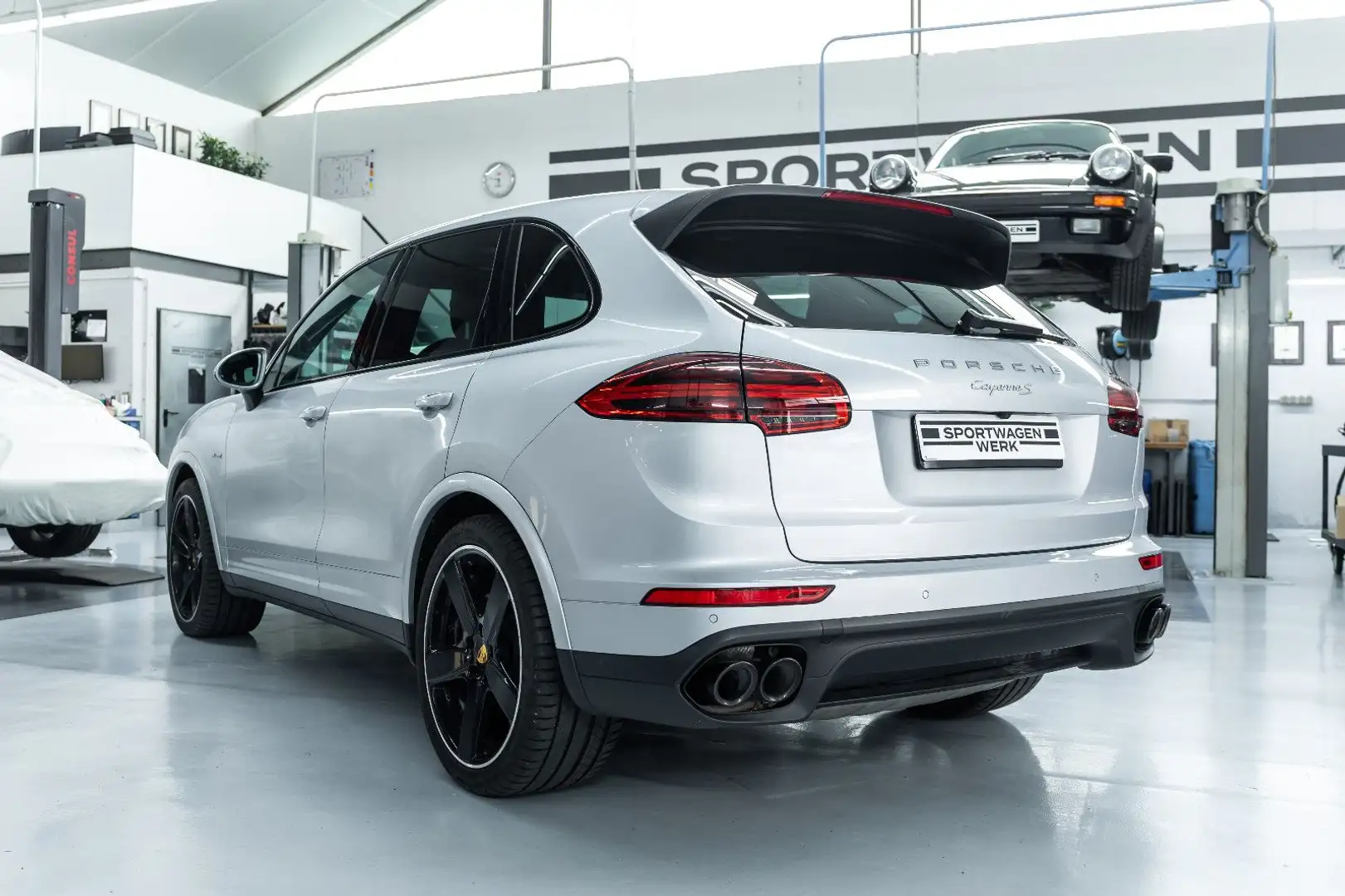 Porsche Cayenne S I DAB+ I PDLS+ I Apple I Bose I Pano Zilver - 2