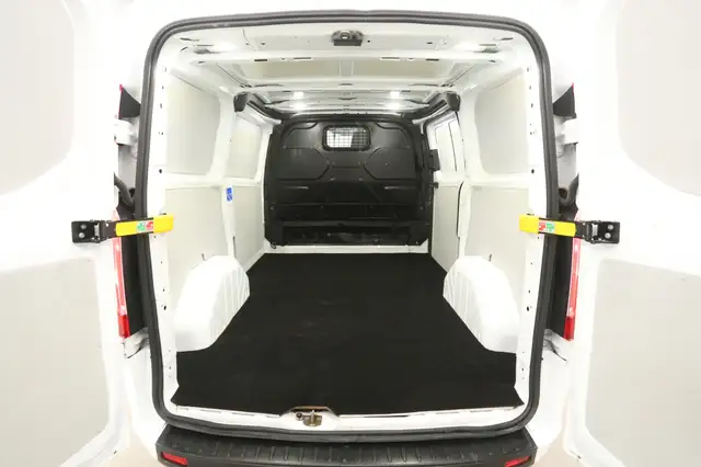Ford Transit Custom view 3